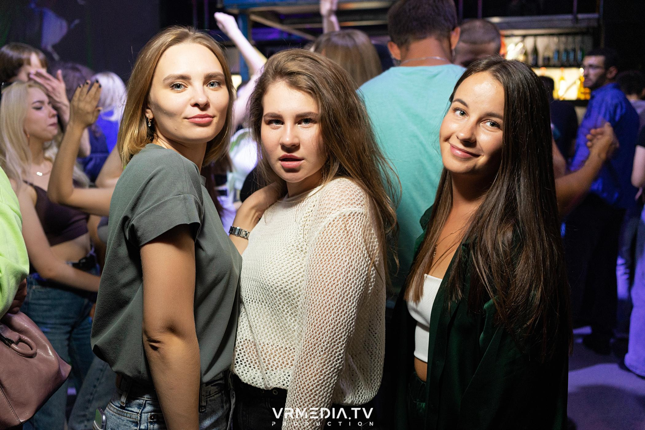 Выходные в баре «DOSKI»