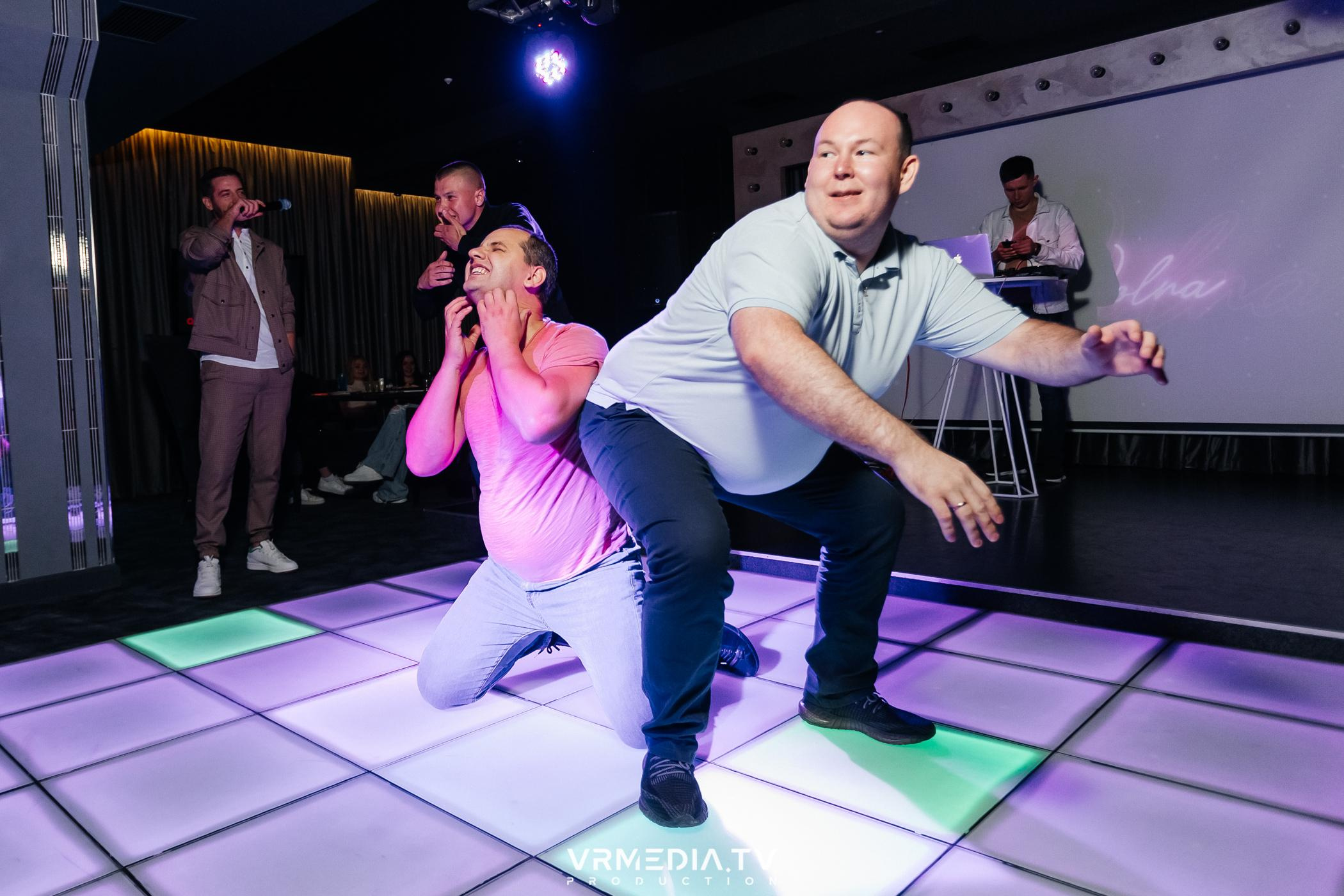 DANCE COCTAIL в караоке-баре «Volna»