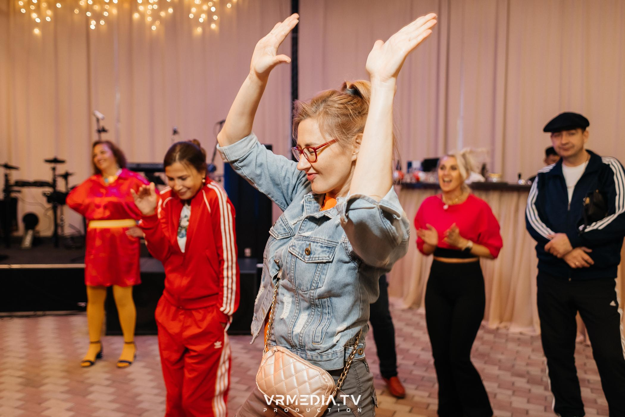 Дискотека 90-х в ресторане «Империя»