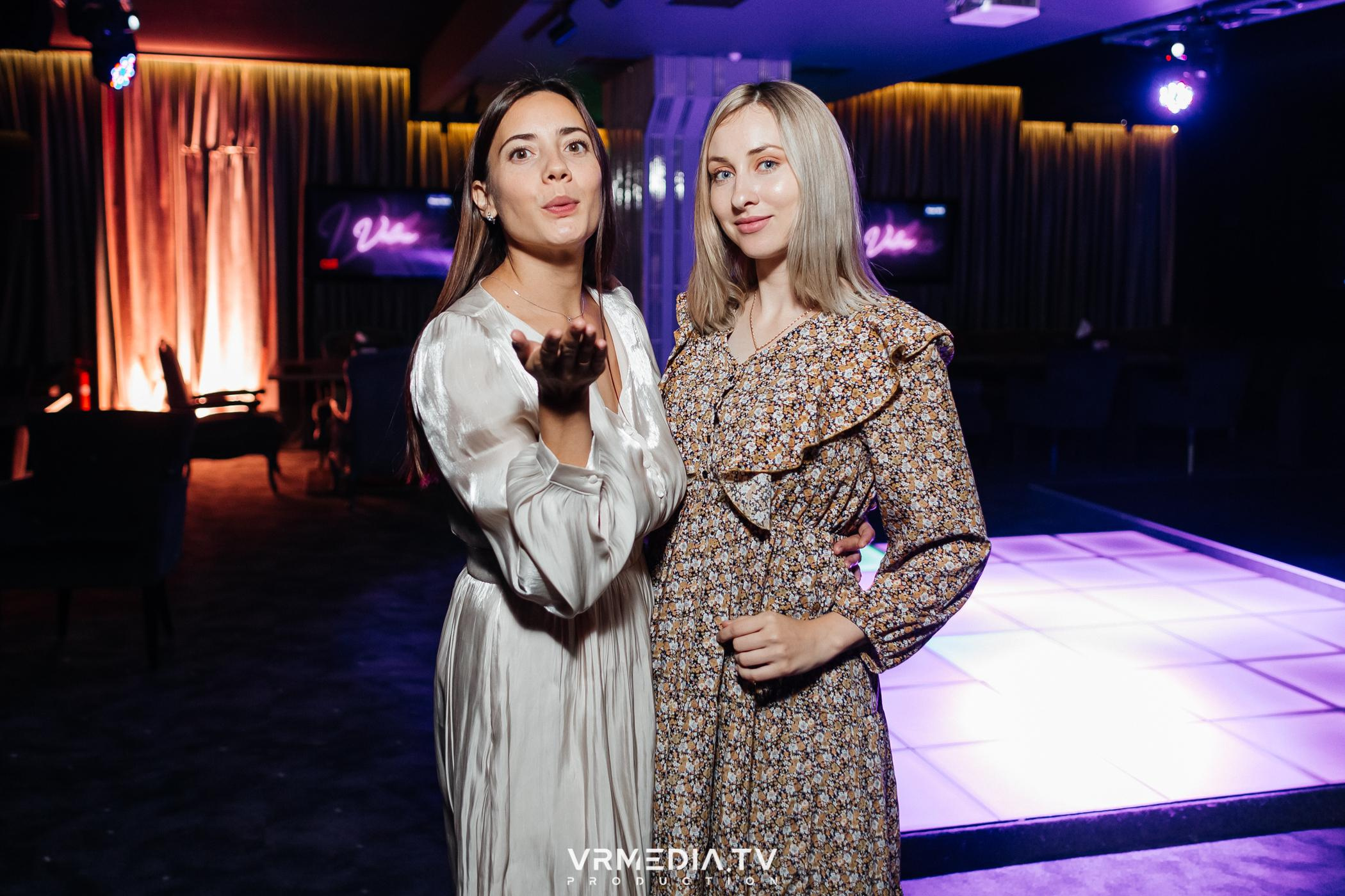 Выходные в караоке-баре «Volna»