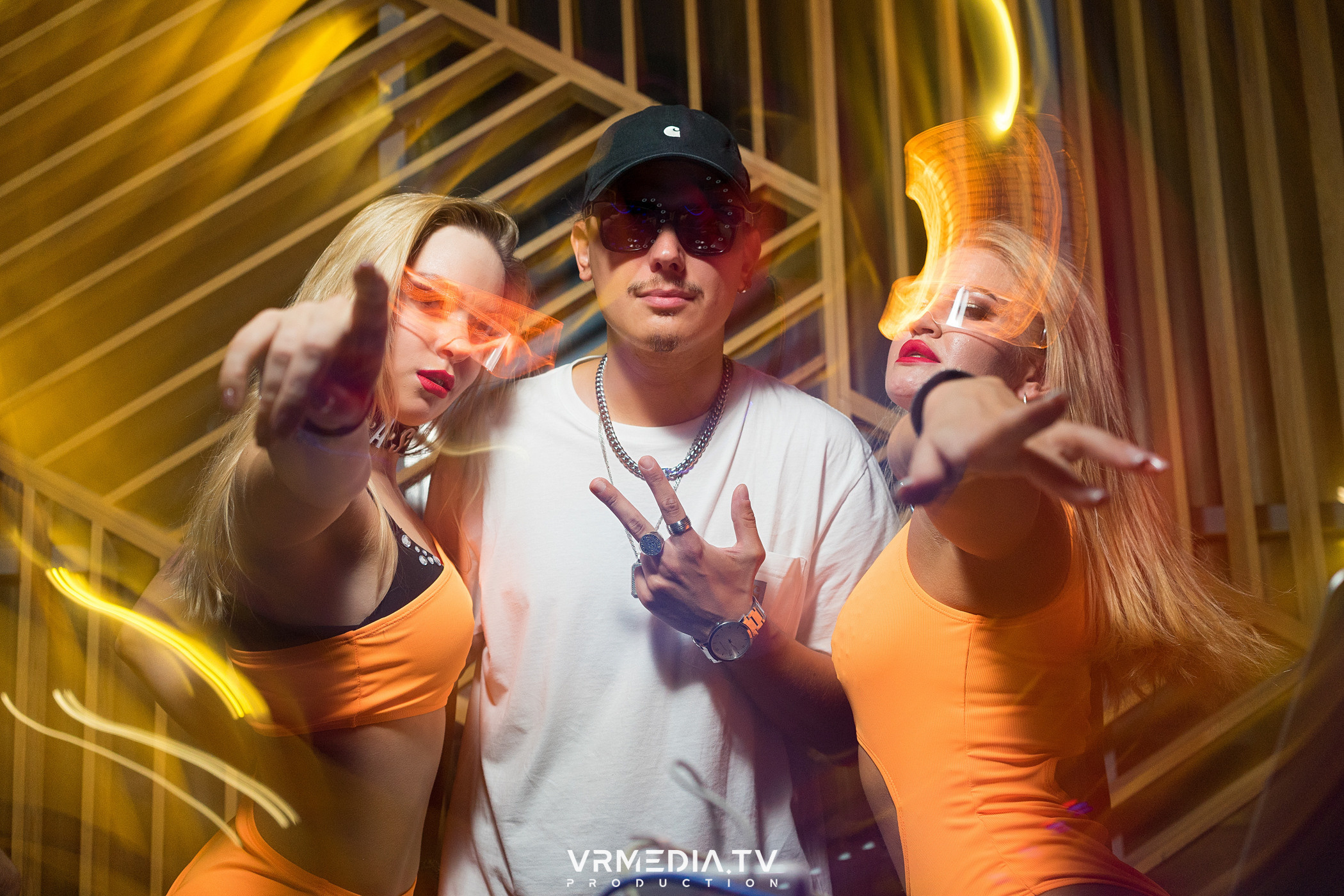 Выходные в баре «Друзья»