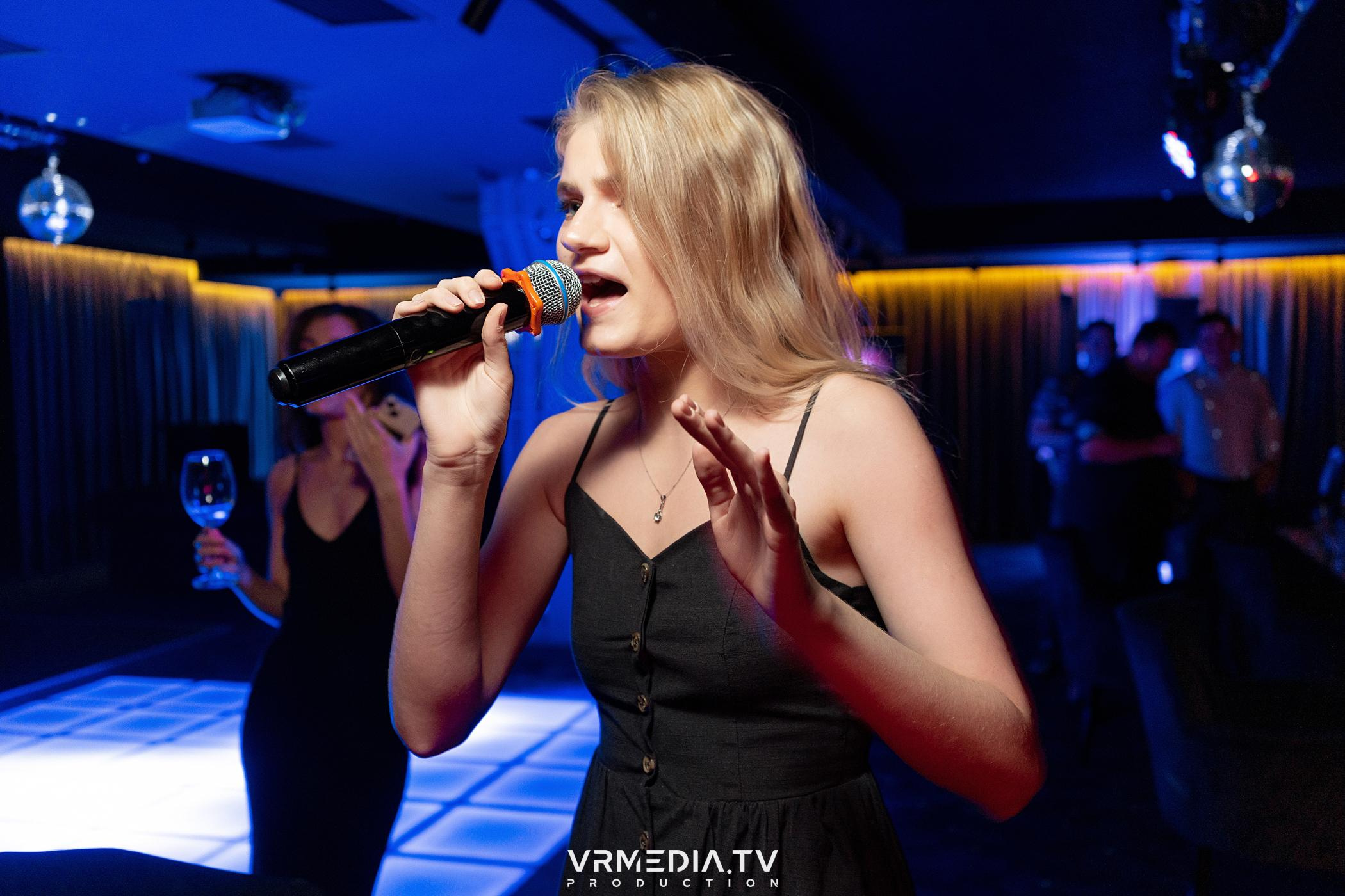 Выходные в караоке-баре «Volna»