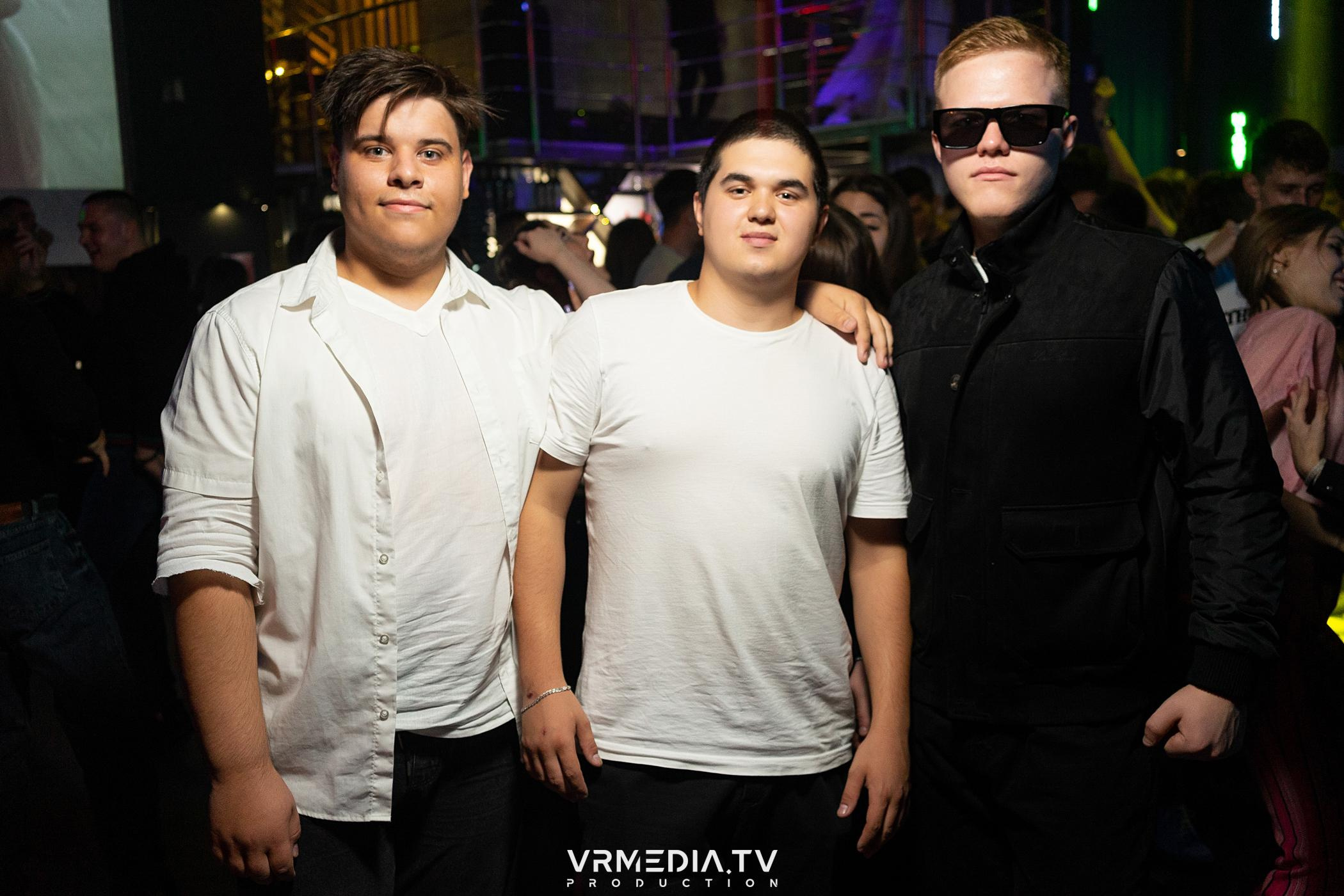 Выходные в баре «DOSKI»