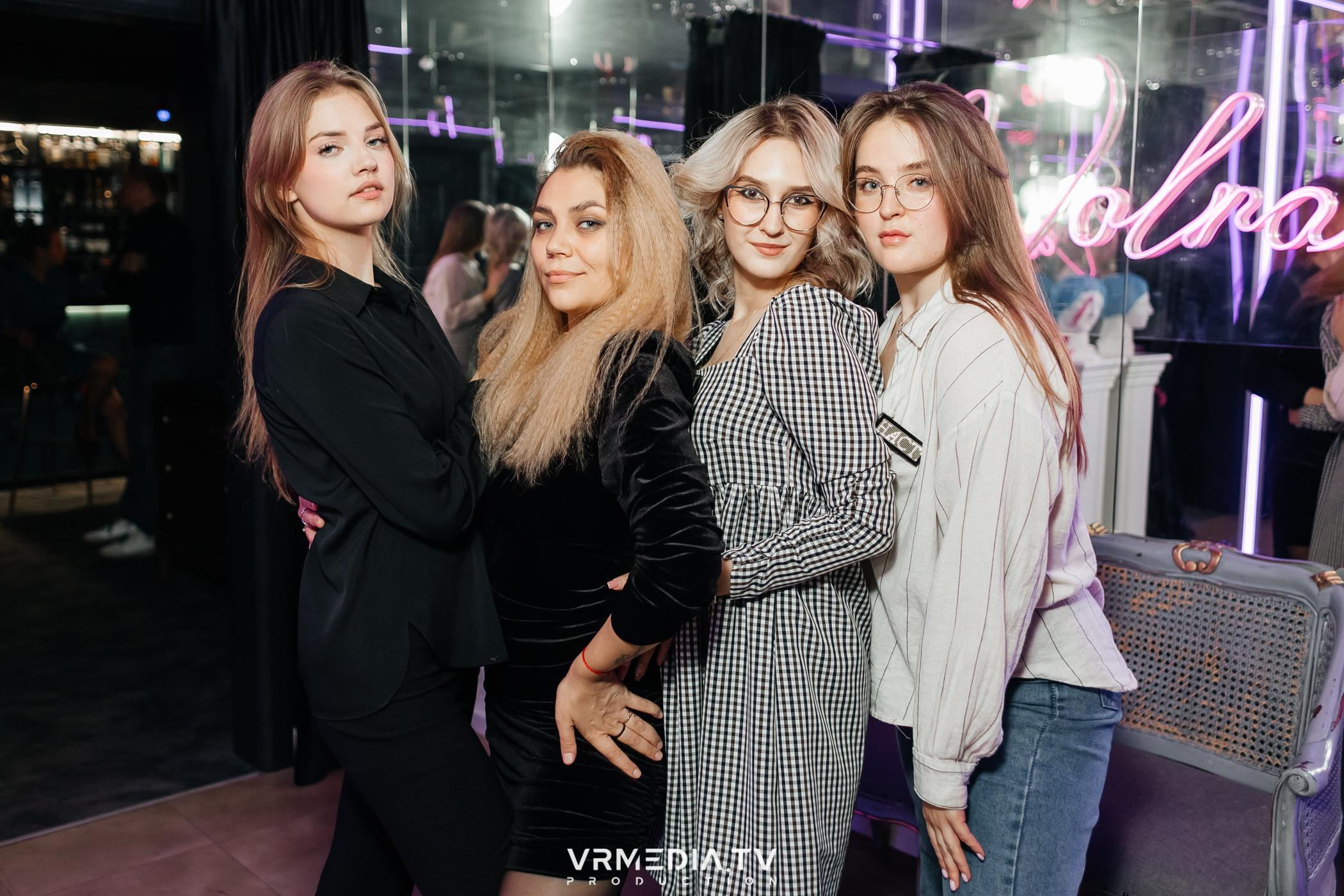 «Gentlemen show» в караоке-баре «Volna»