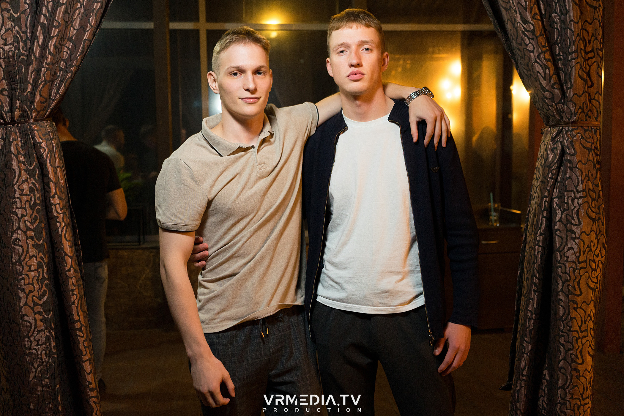 Выходные в баре «Друзья»