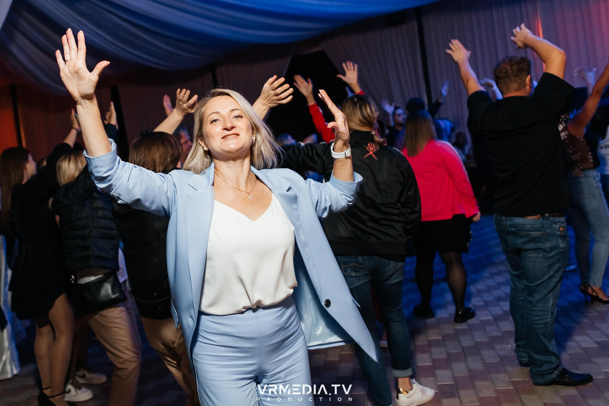 Дискотека 90-х в ресторане «Империя»