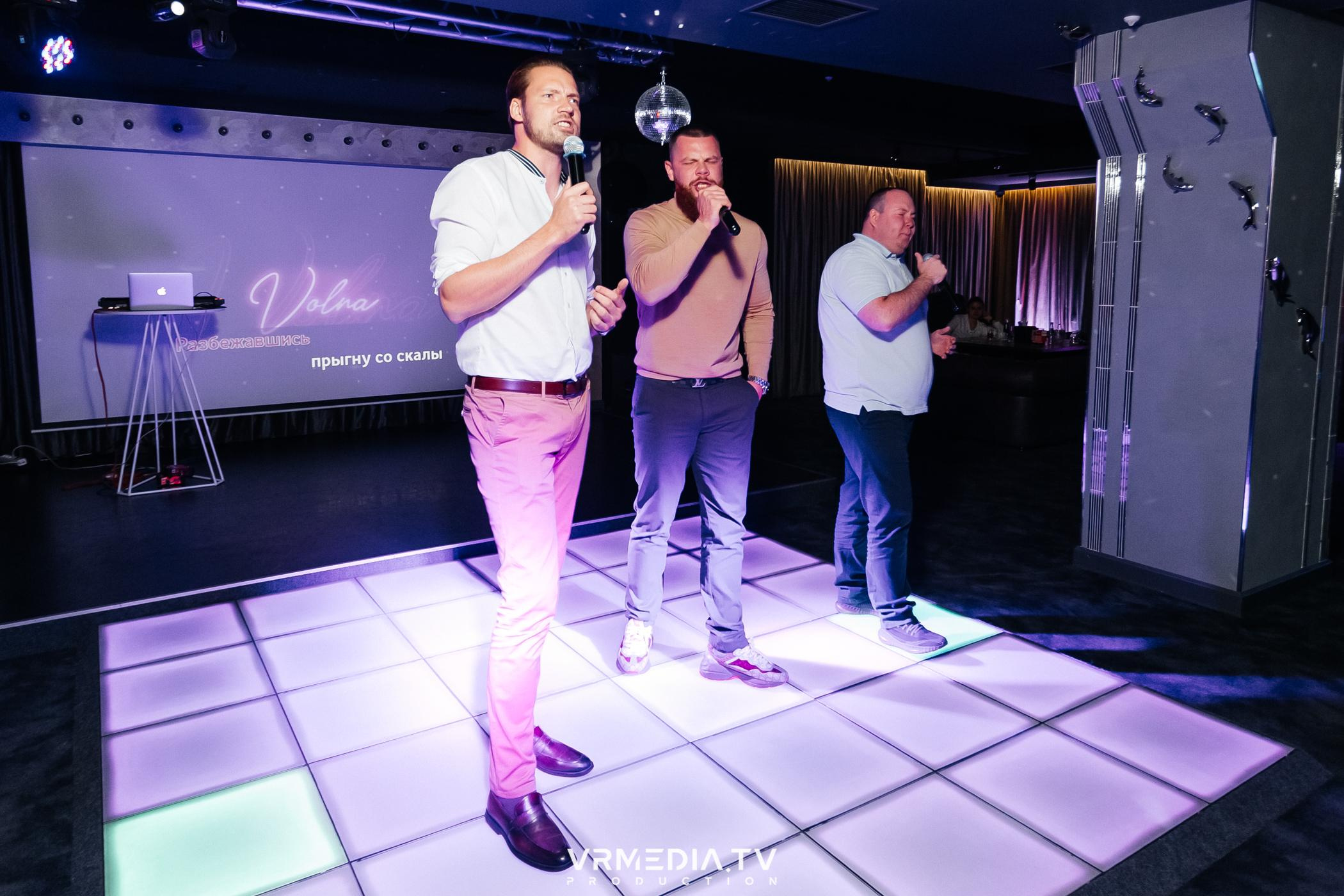 DANCE COCTAIL в караоке-баре «Volna»