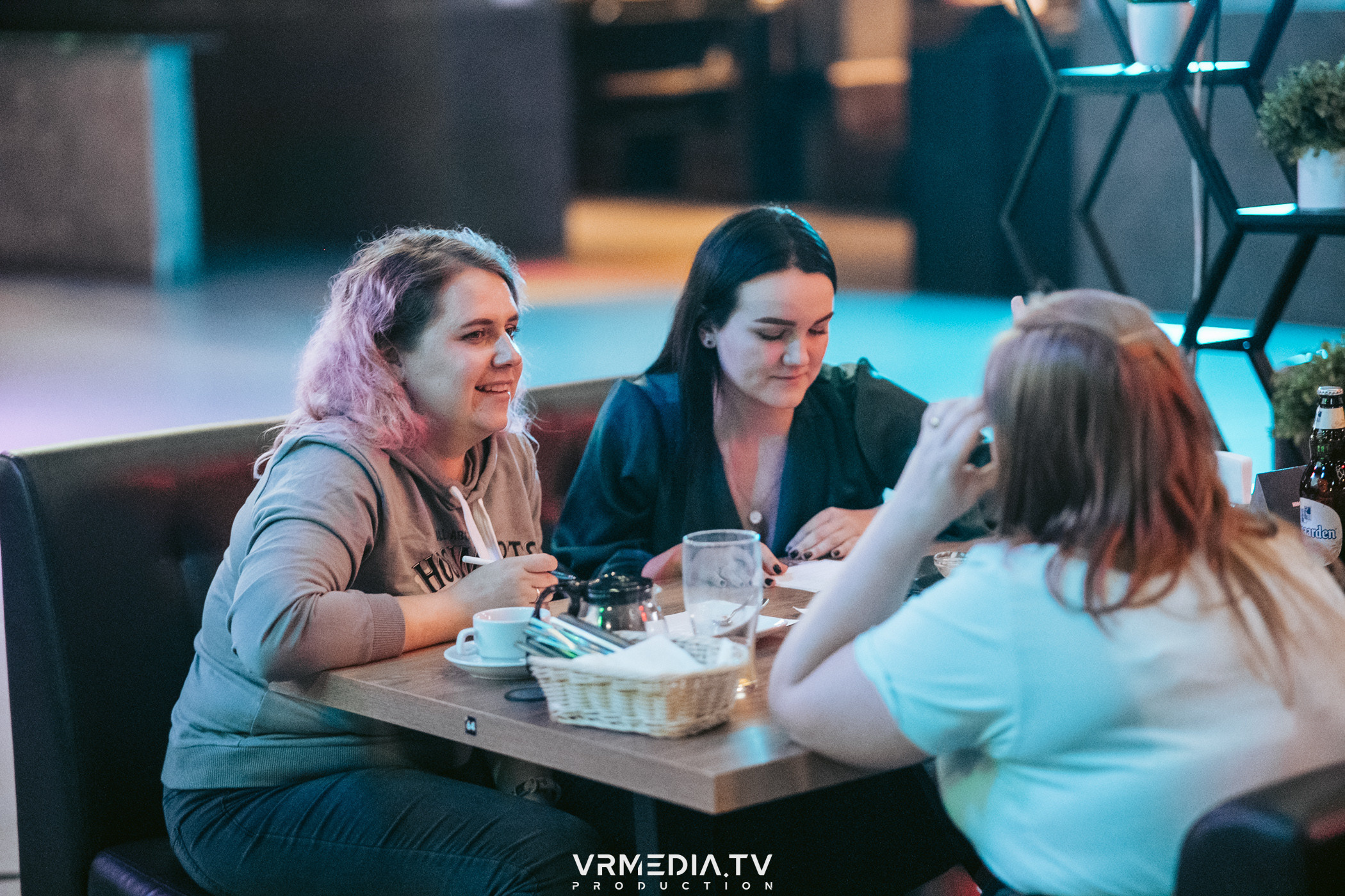 Эйнштейн party в баре «Друзья»