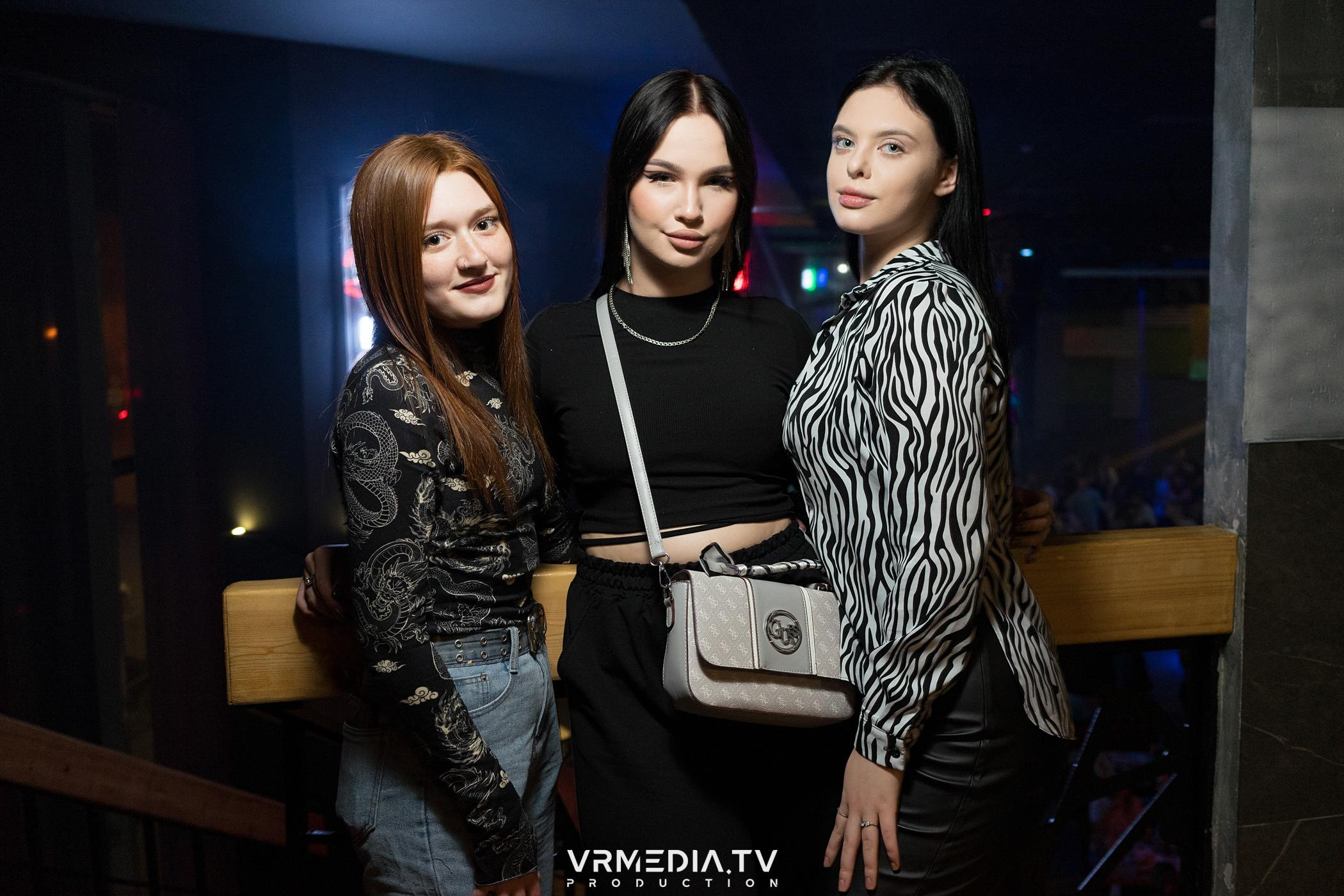 Выходные в баре «DOSKI»