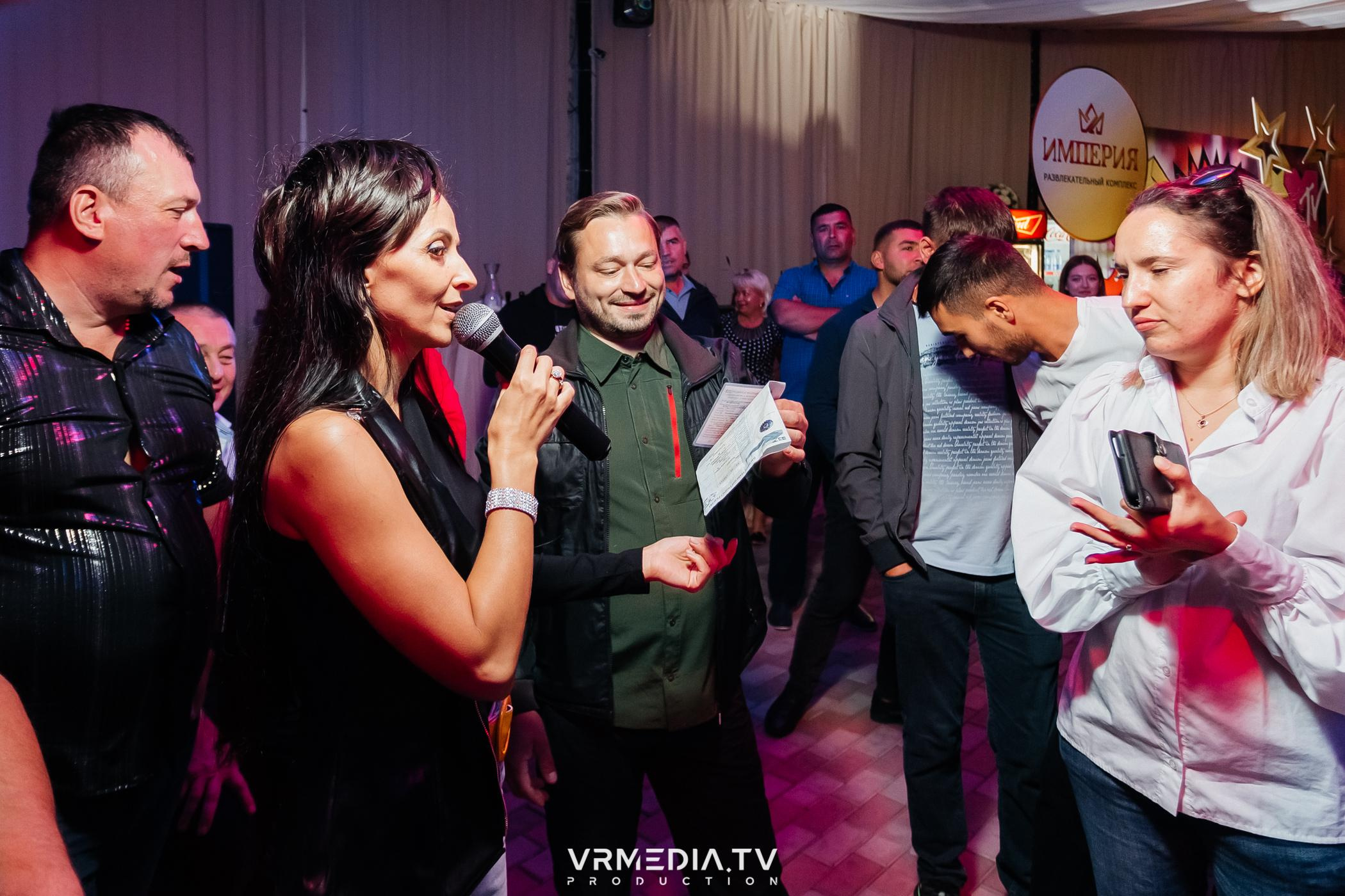 Дискотека 90-х в ресторане «Империя»