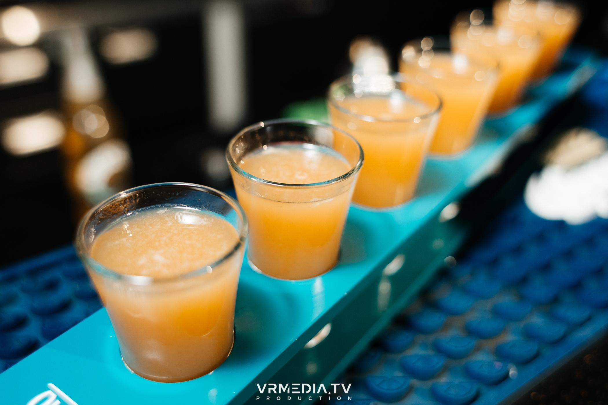 «Gentlemen show» в караоке-баре «Volna»