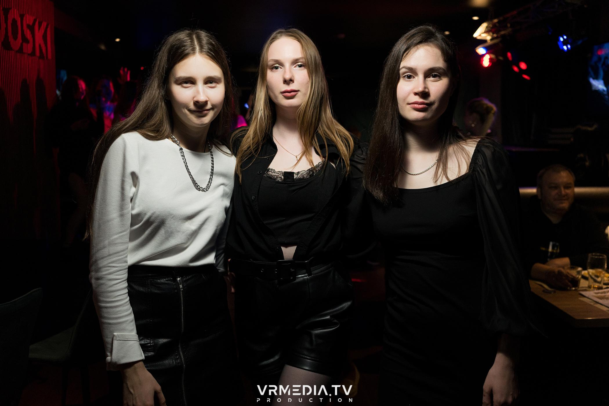 Выходные в баре «DOSKI»