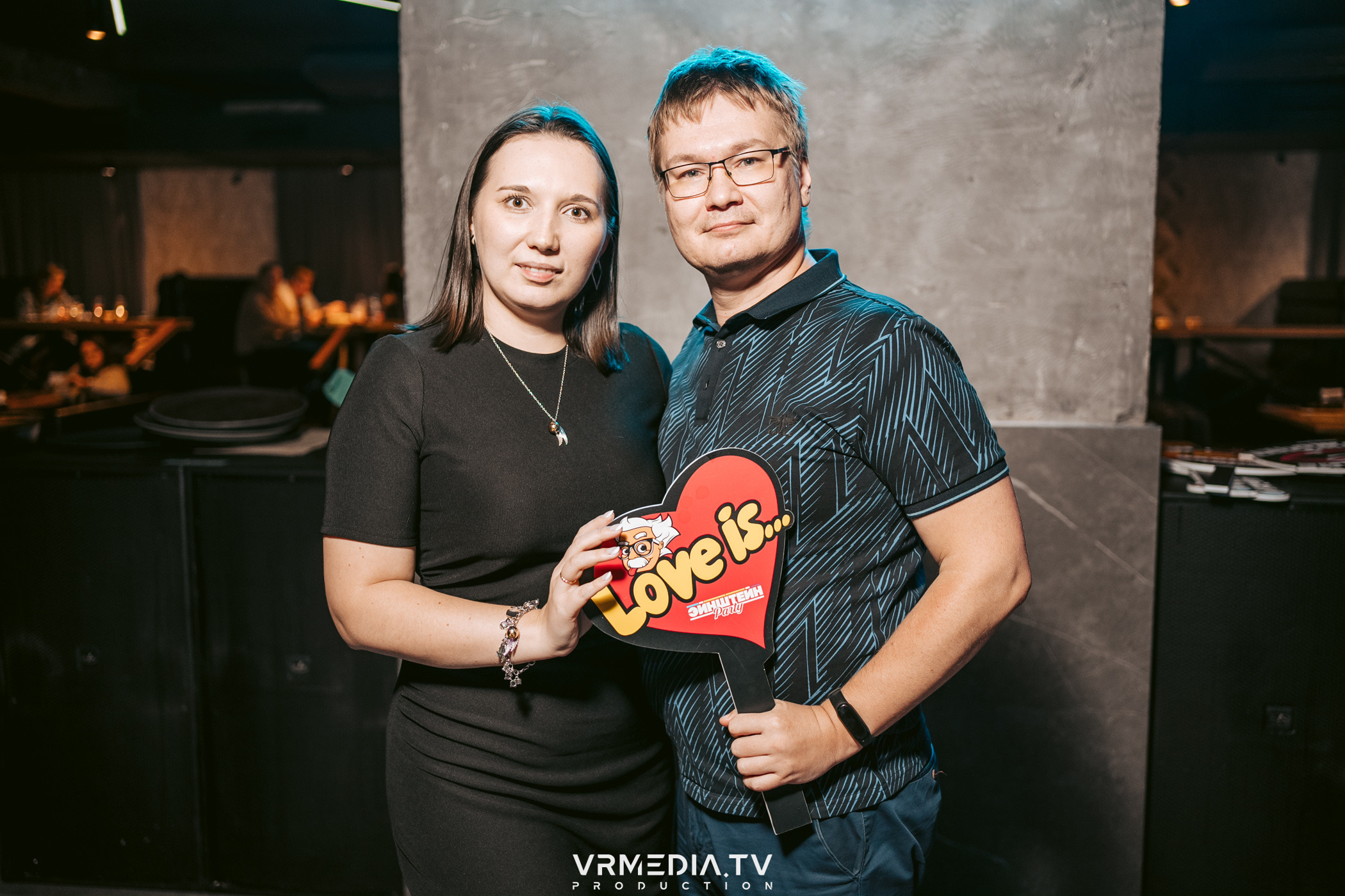 Эйнштейн party в баре «Друзья»