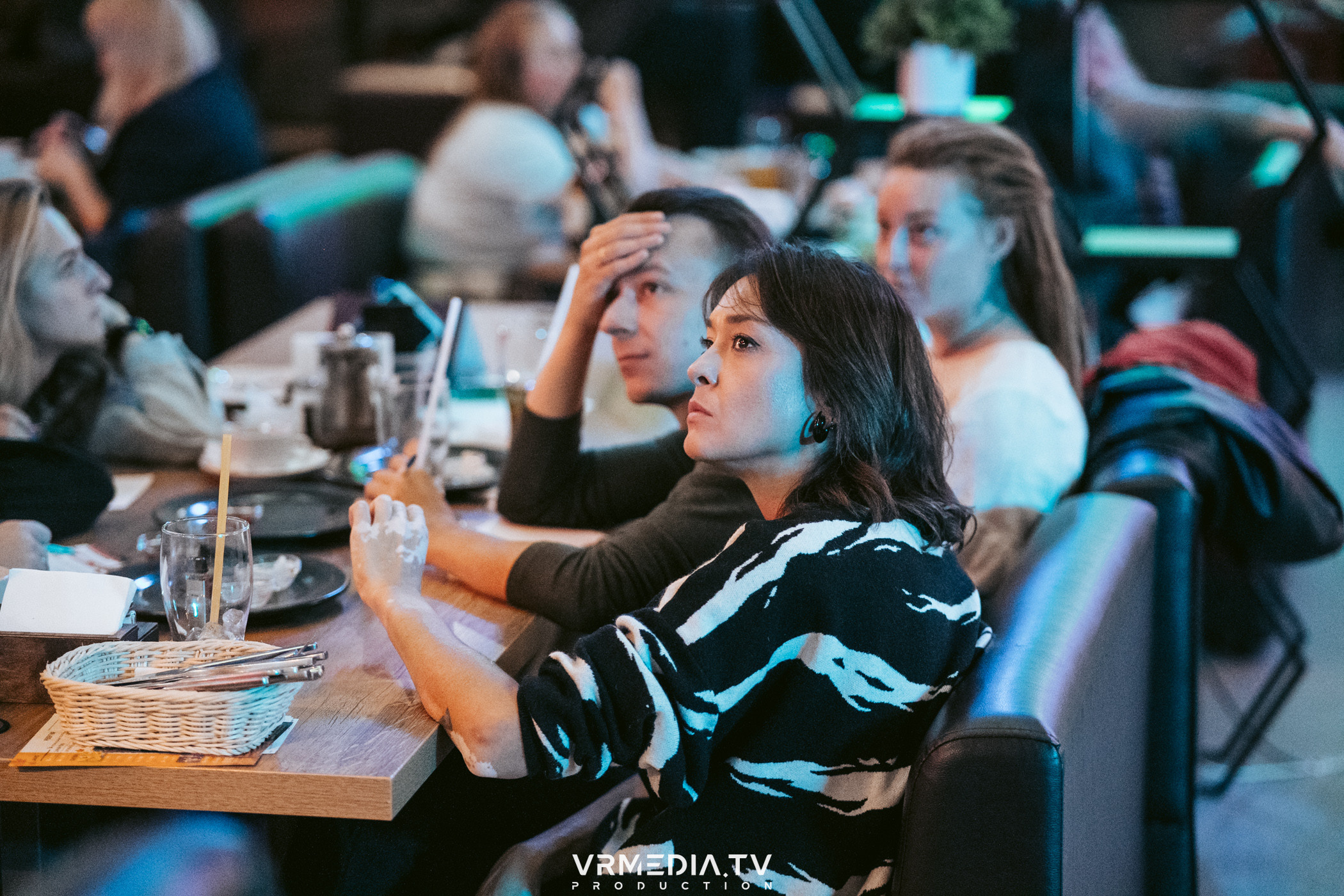 Эйнштейн party в баре «Друзья»