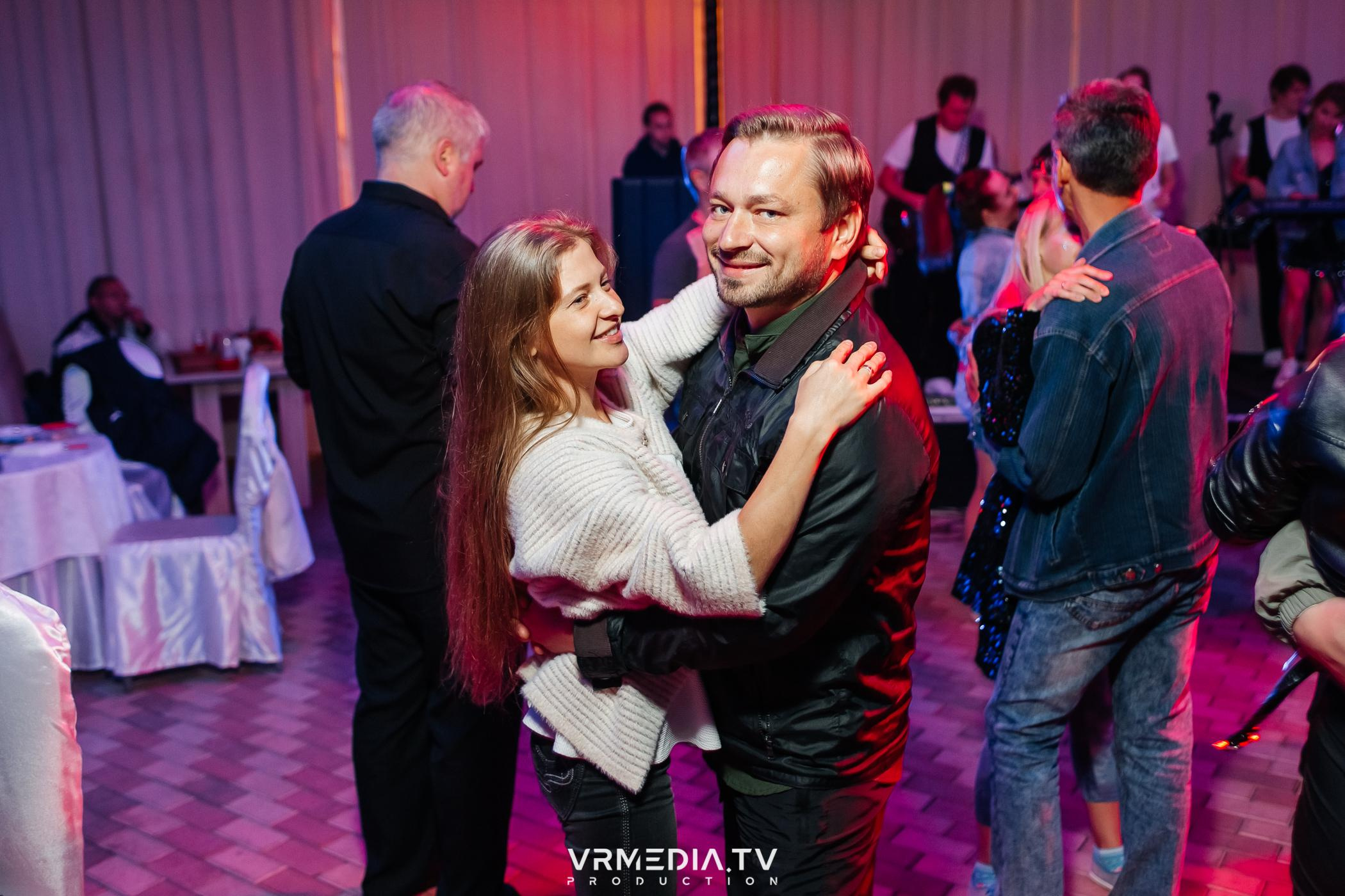 Дискотека 90-х в ресторане «Империя»