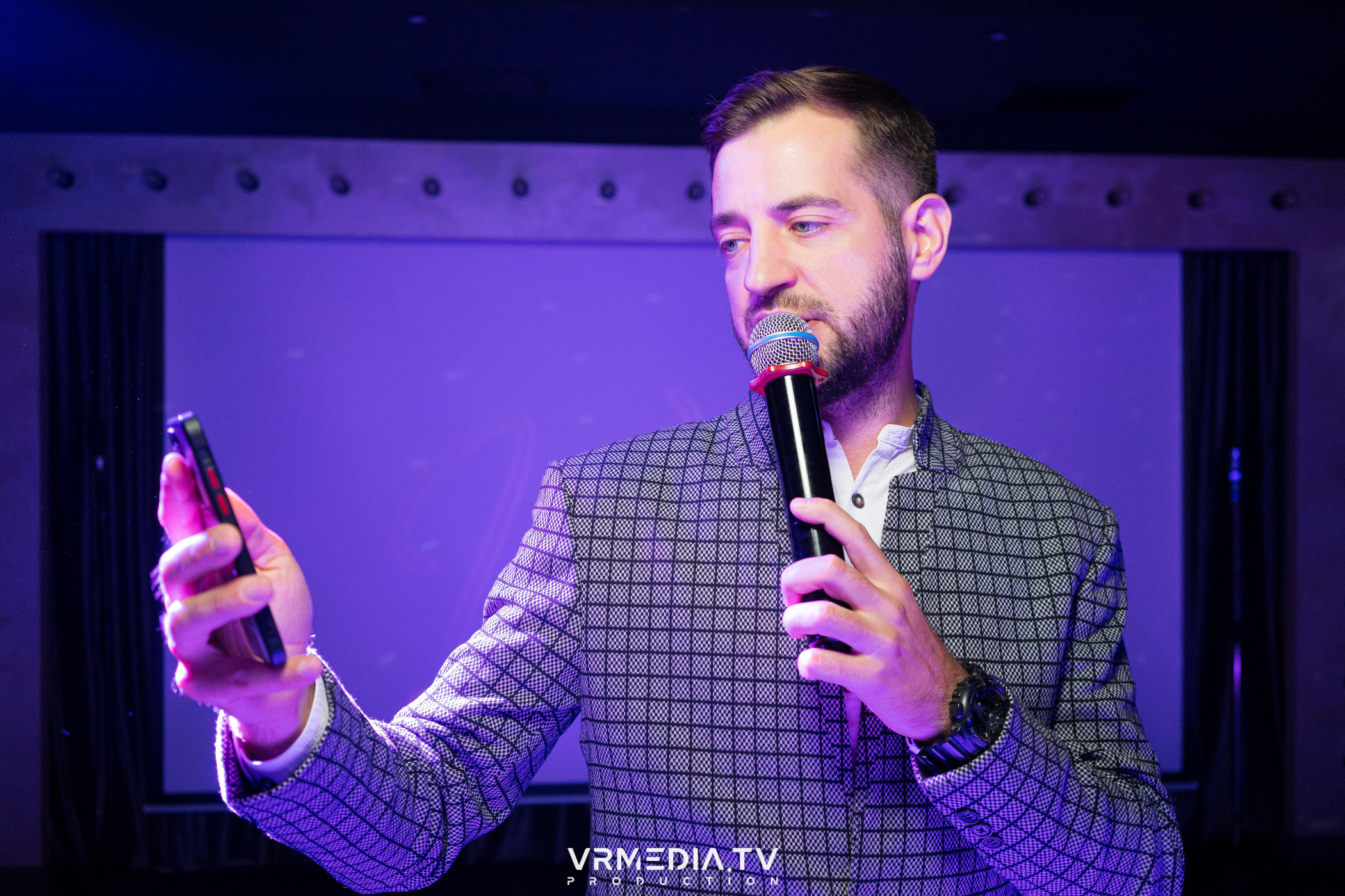 THE GOLD VOICE в караоке-баре «Volna»