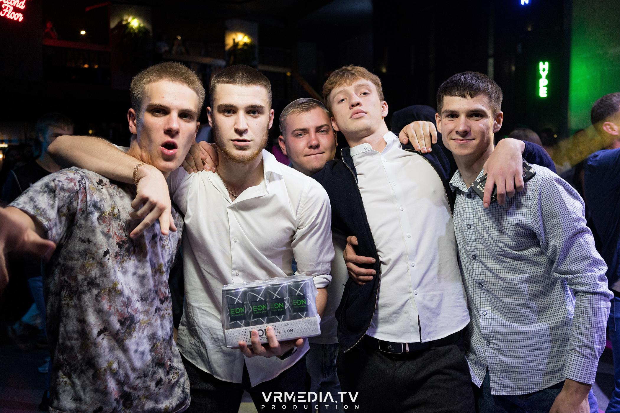 Выходные в баре «DOSKI»