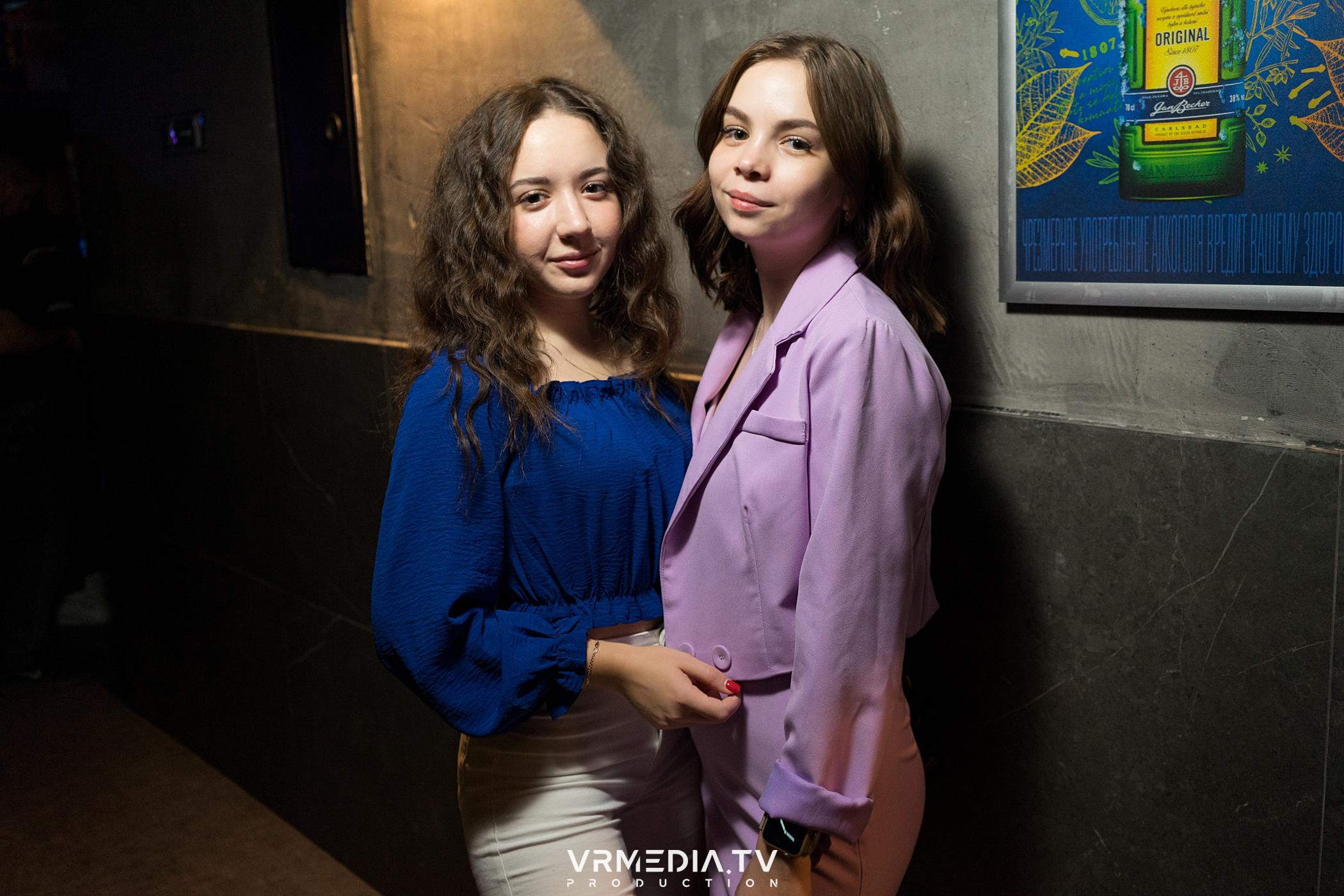 Выходные в баре «DOSKI»