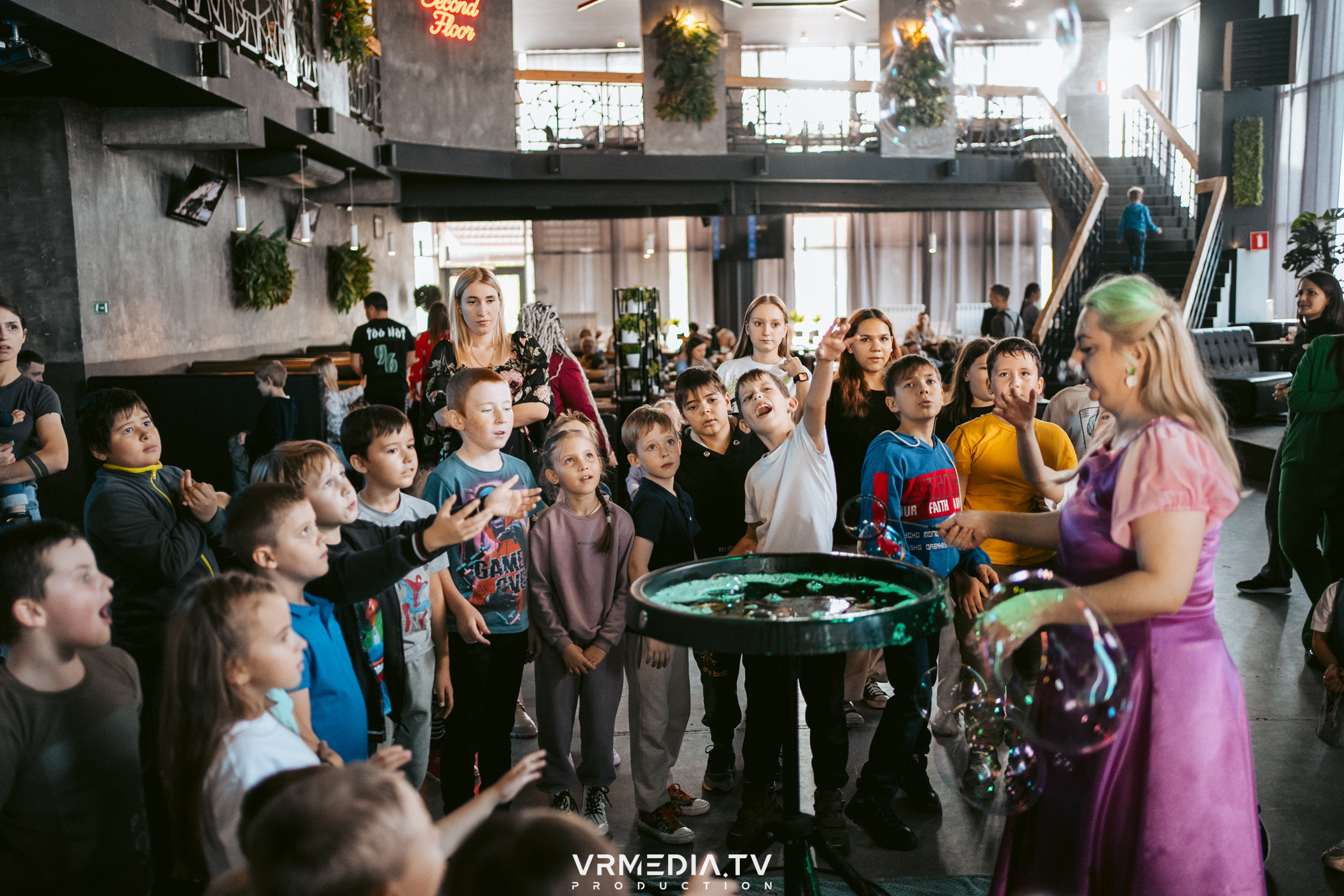 Baby time в баре «Друзья»