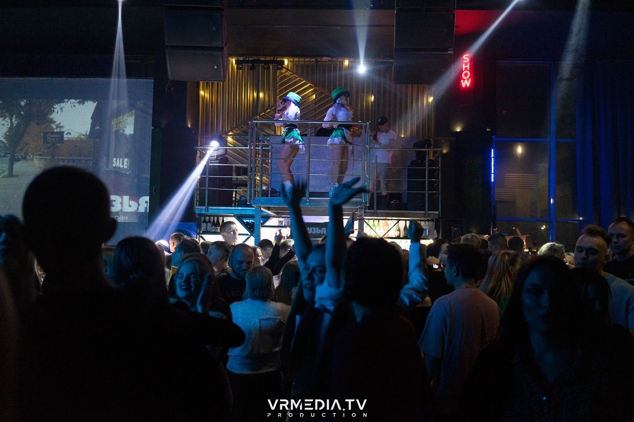 Октоберфест в баре «Друзья»