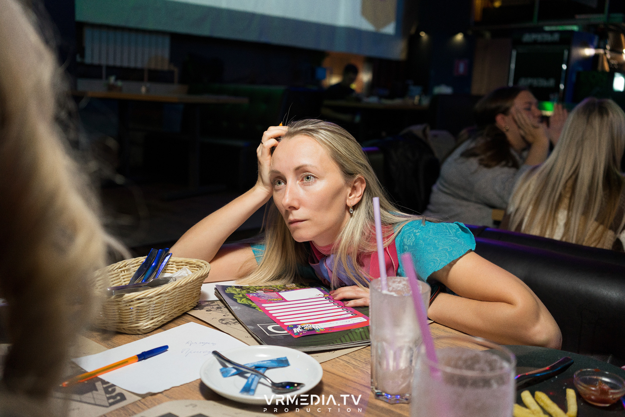 WoW QuiZ в баре «Друзья»