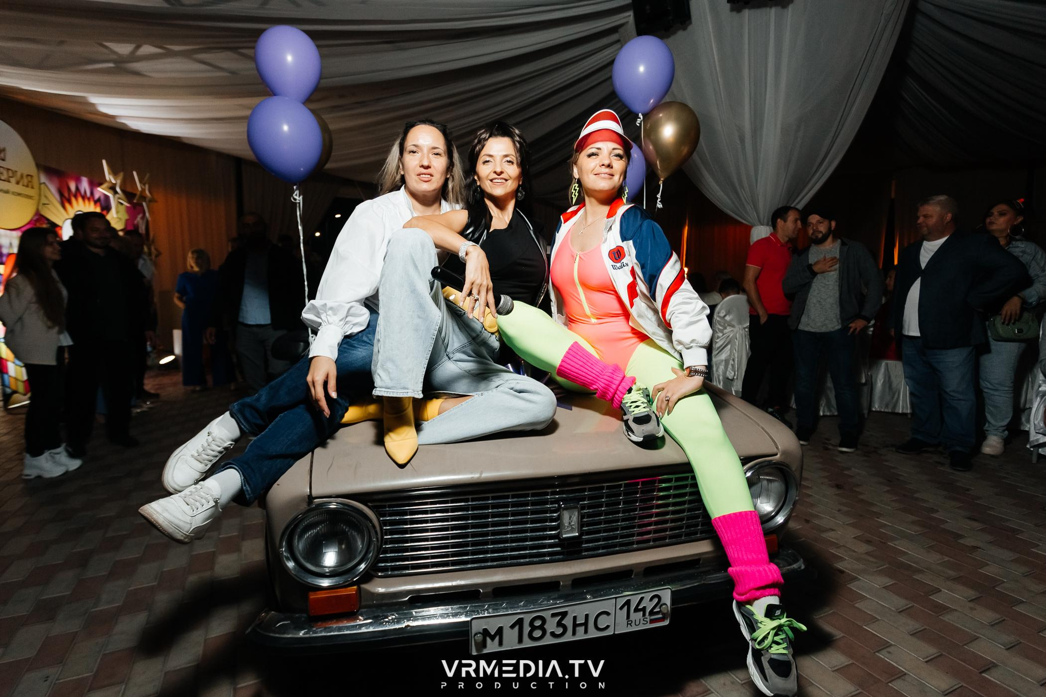 Дискотека 90-х в ресторане «Империя»