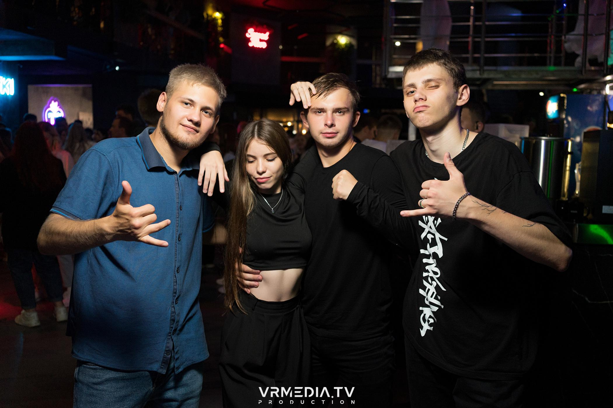 Выходные в баре «DOSKI»