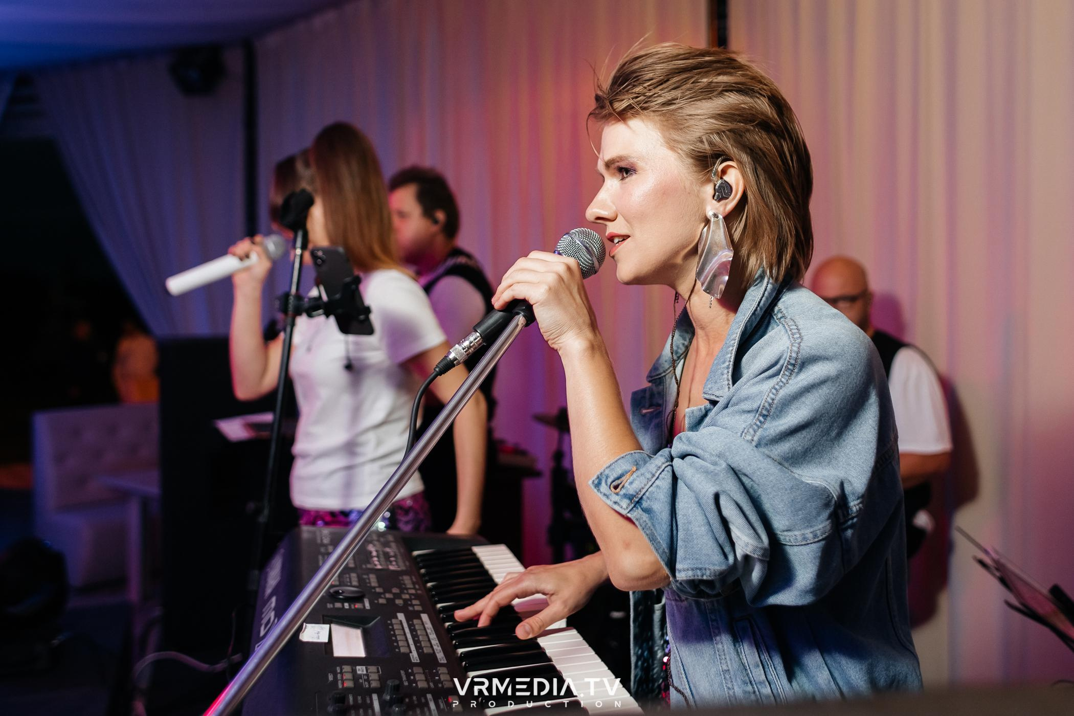 Дискотека 90-х в ресторане «Империя»