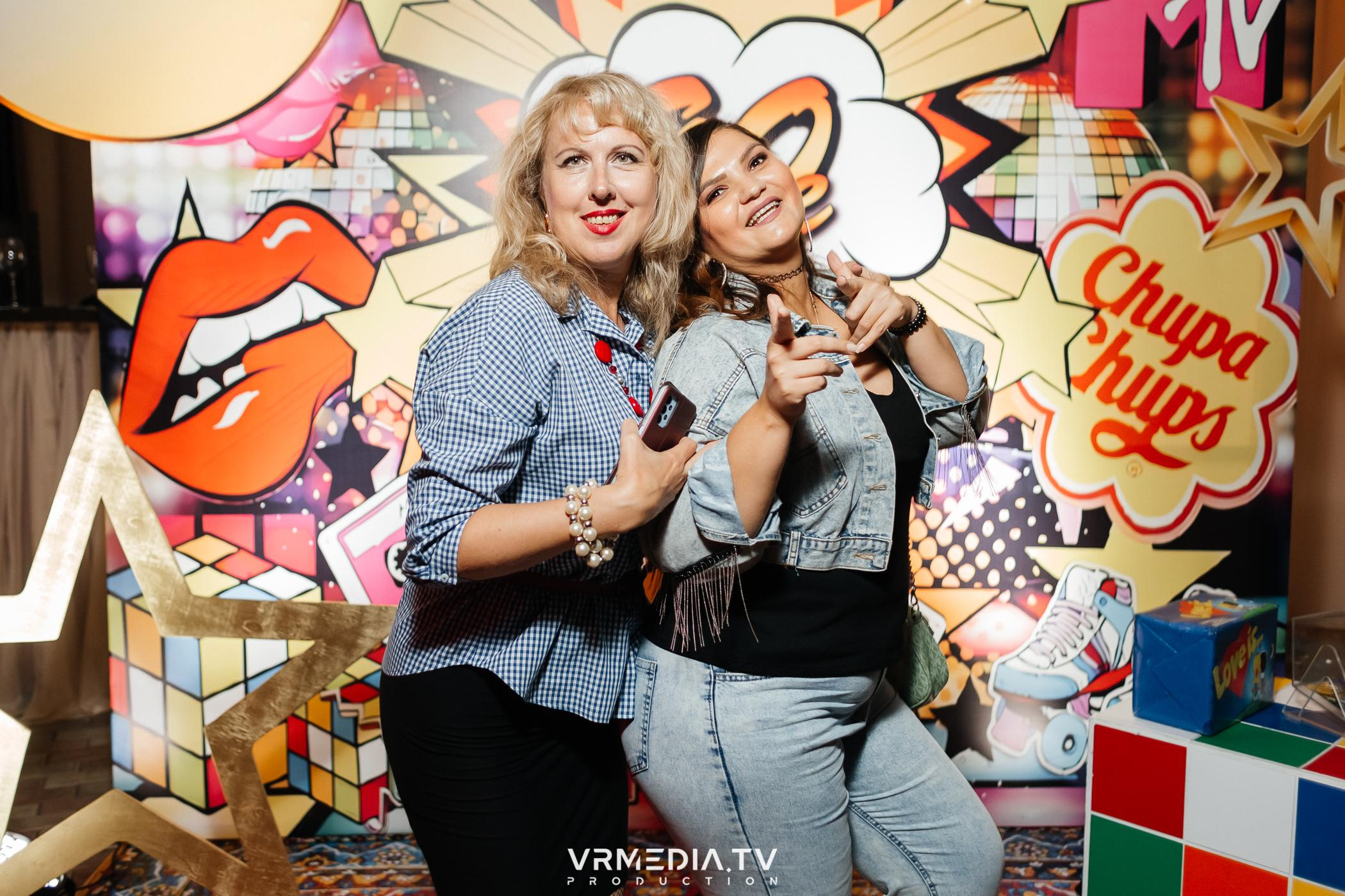 Дискотека 90-х в ресторане «Империя»