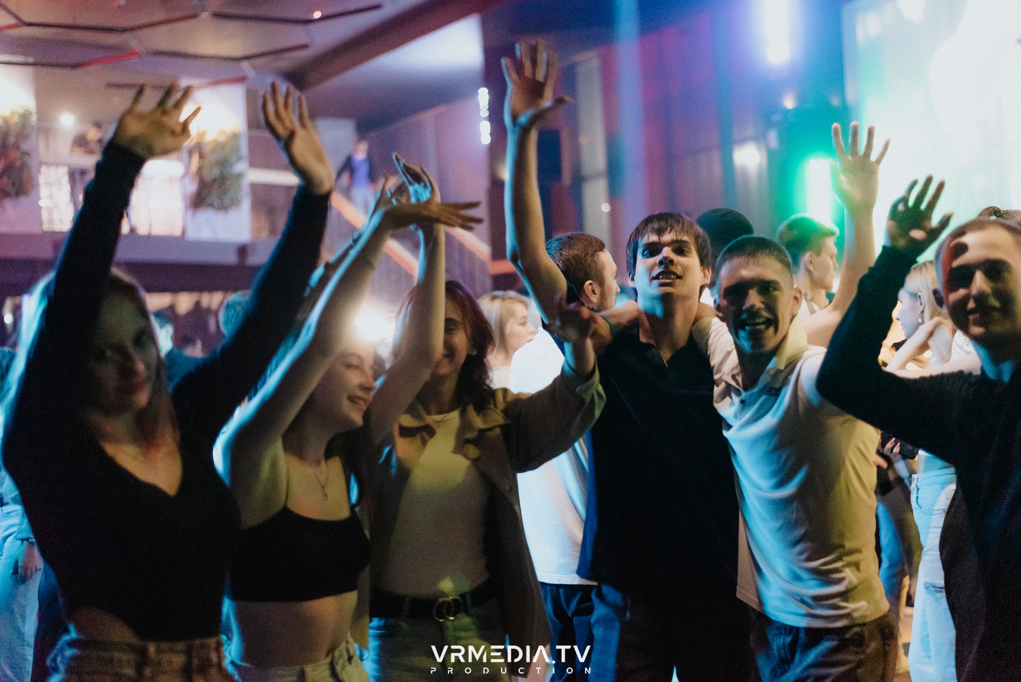 Выходные в баре «DOSKI»