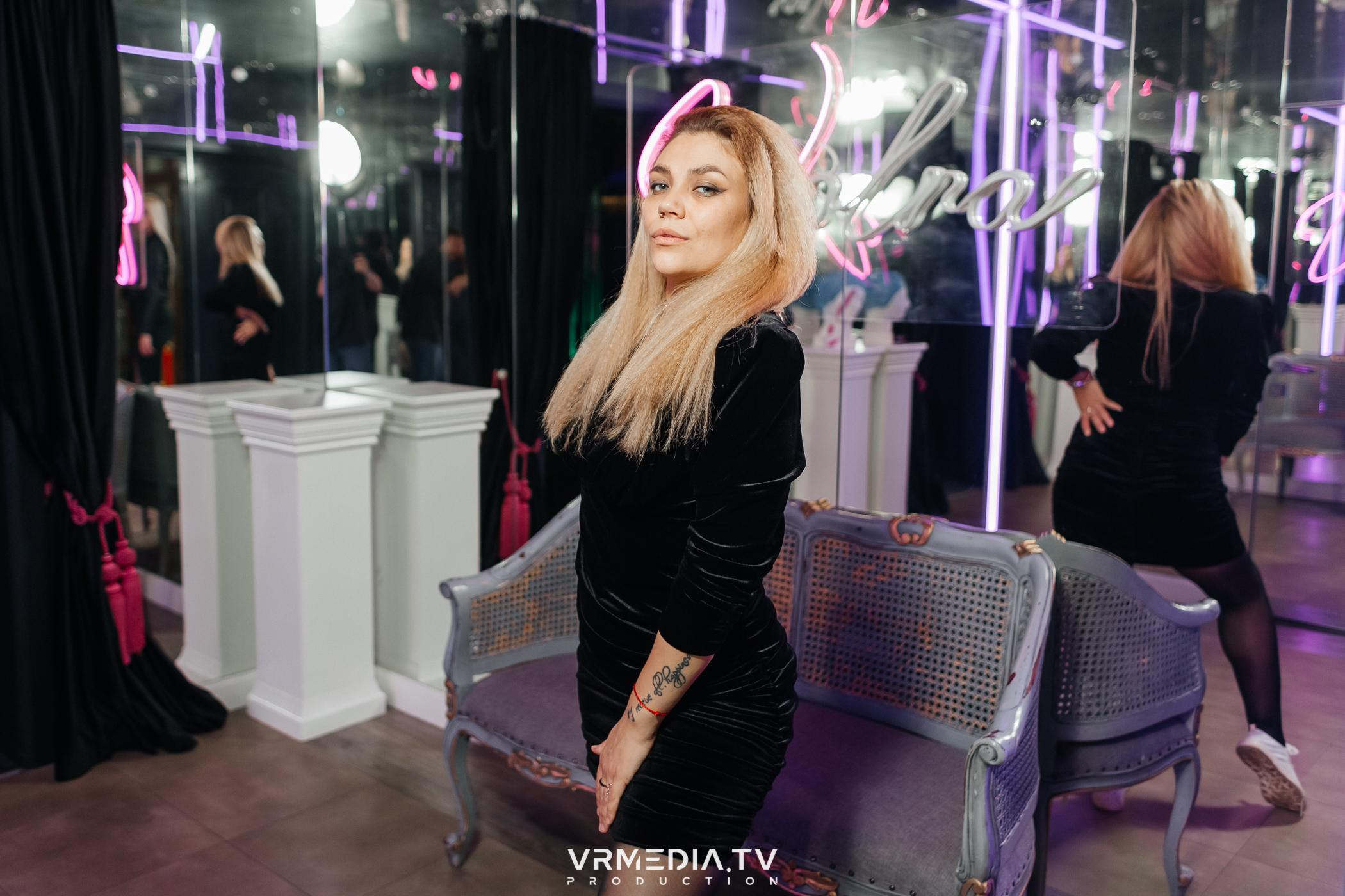 «Gentlemen show» в караоке-баре «Volna»