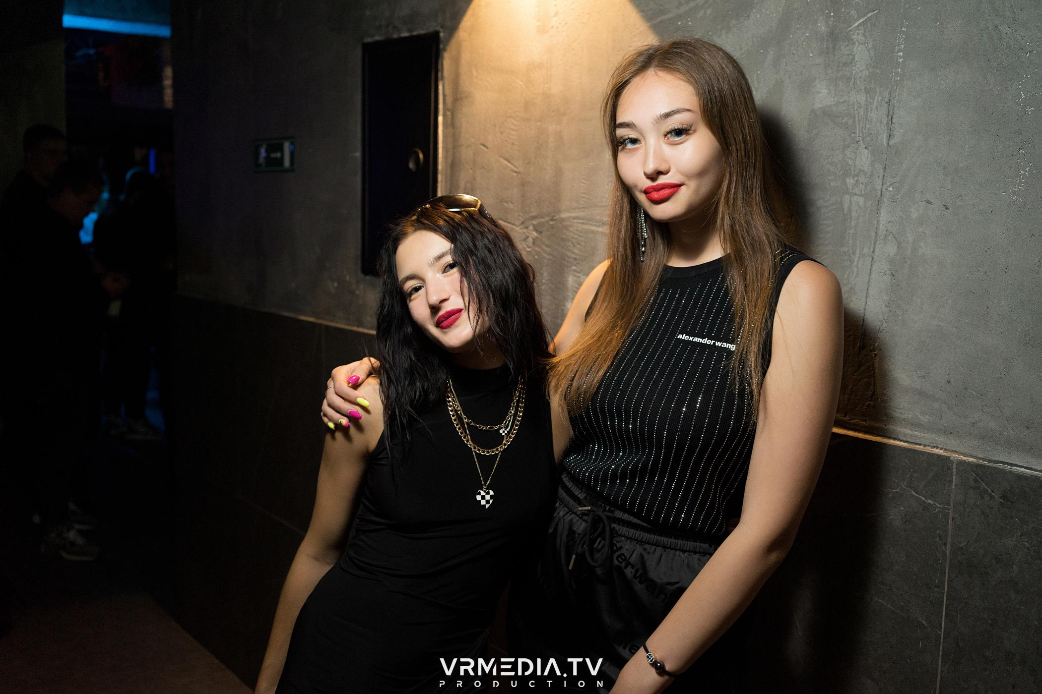 Выходные в баре «DOSKI»