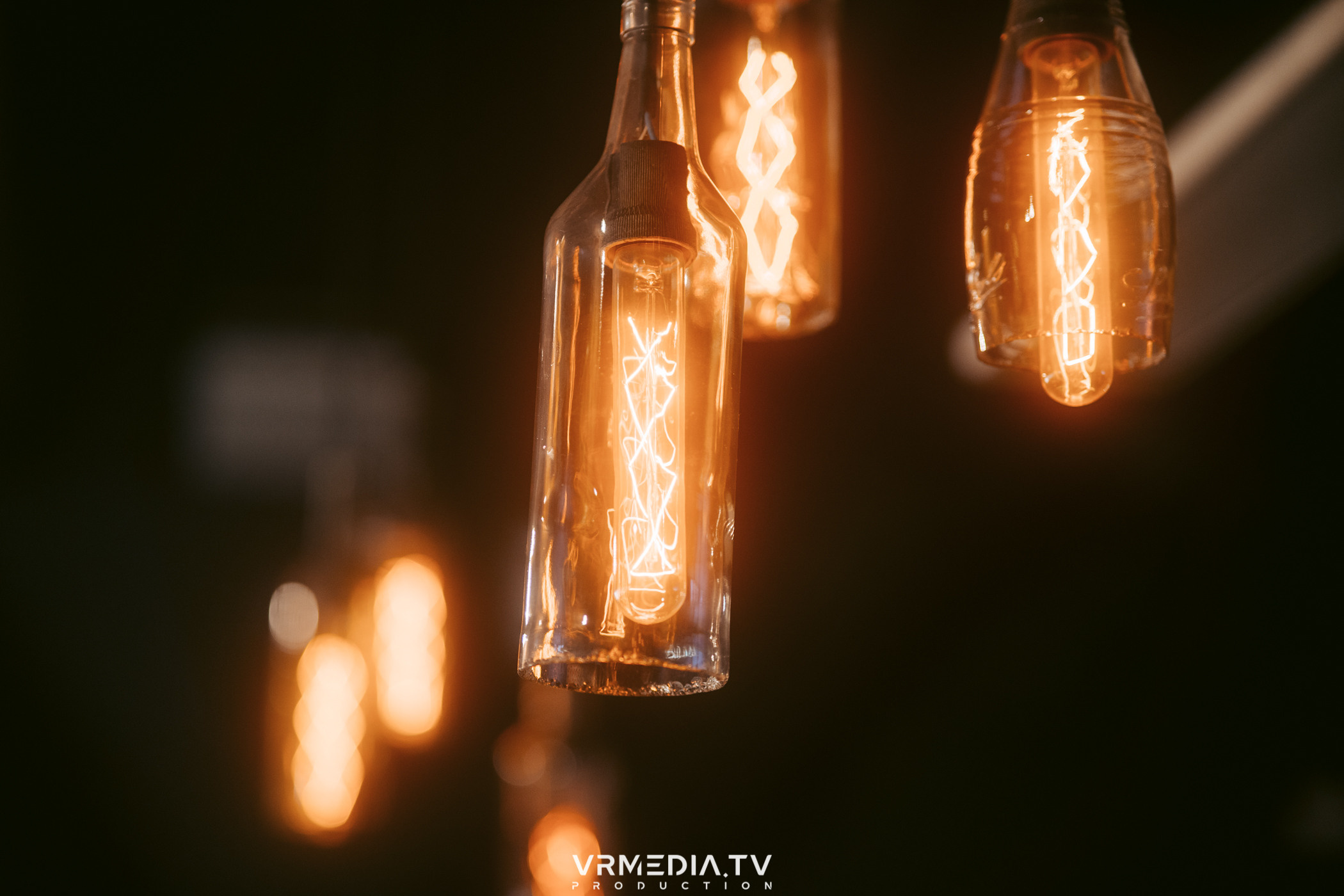 Стихи и Вино в баре «Supreme»