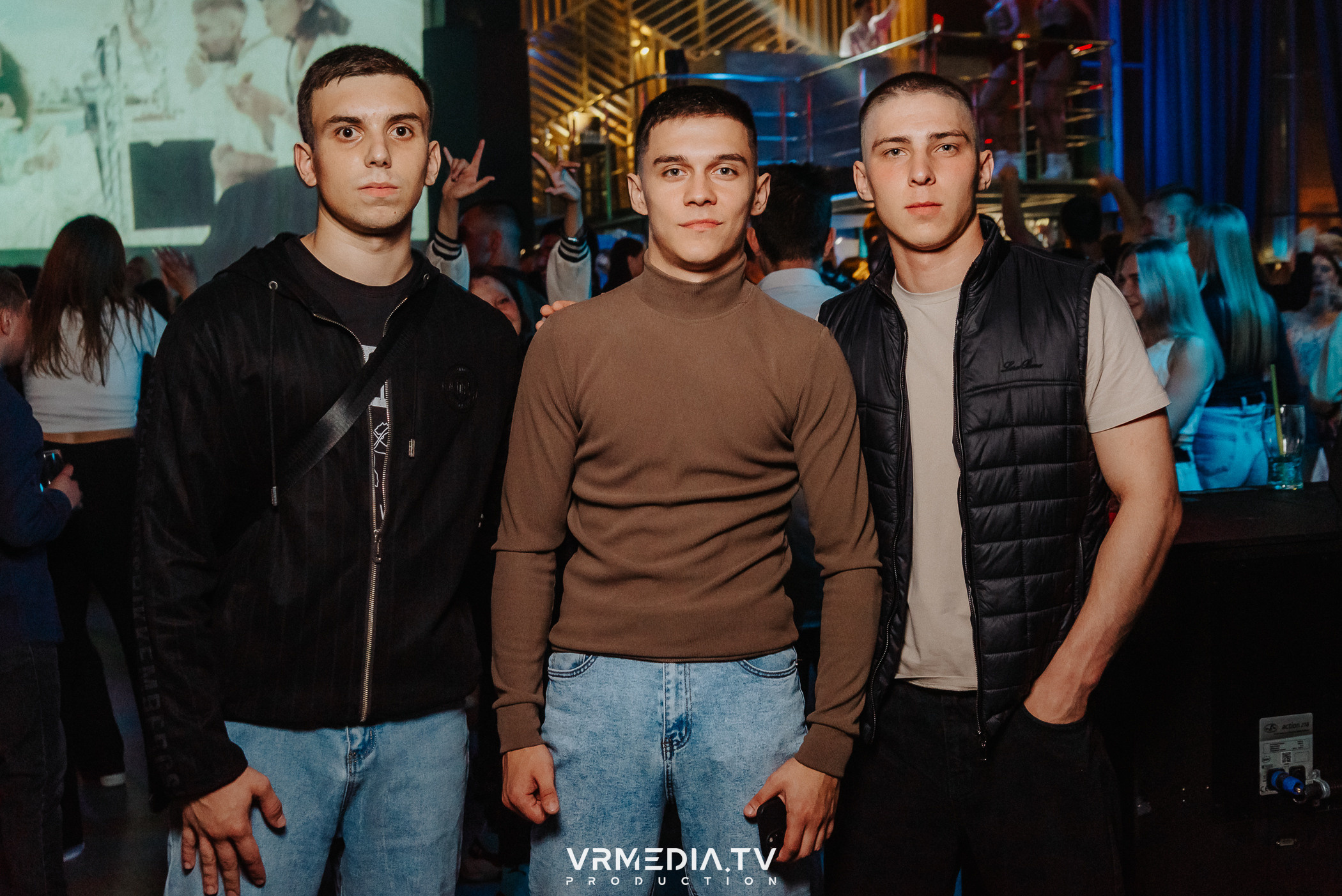 Выходные в баре «DOSKI»