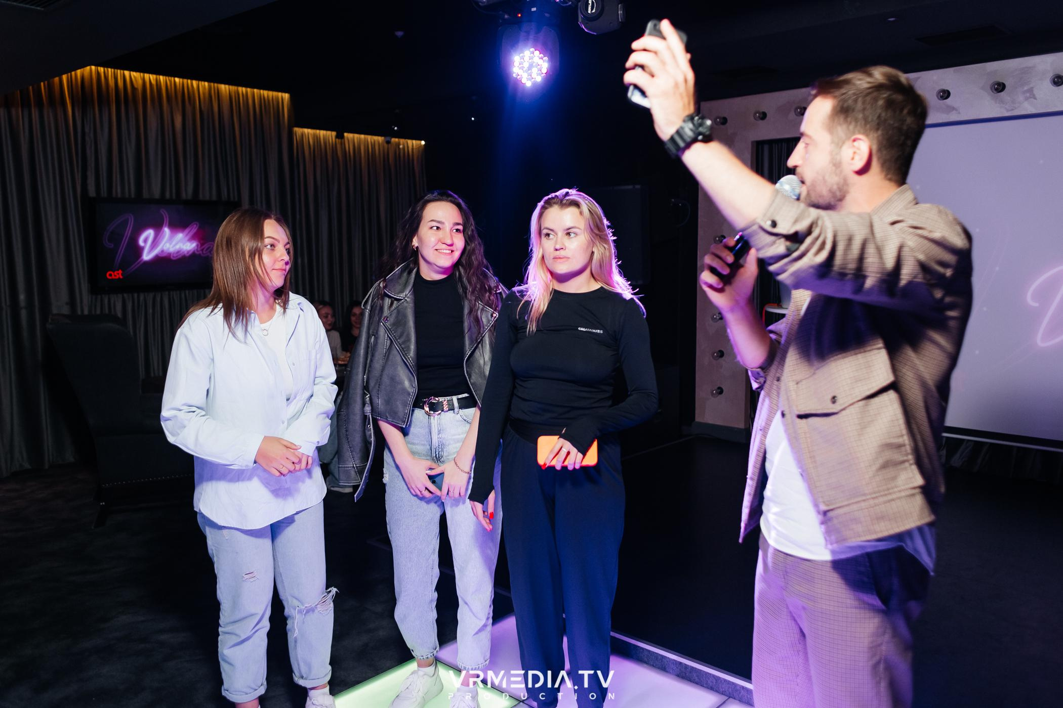 DANCE COCTAIL в караоке-баре «Volna»