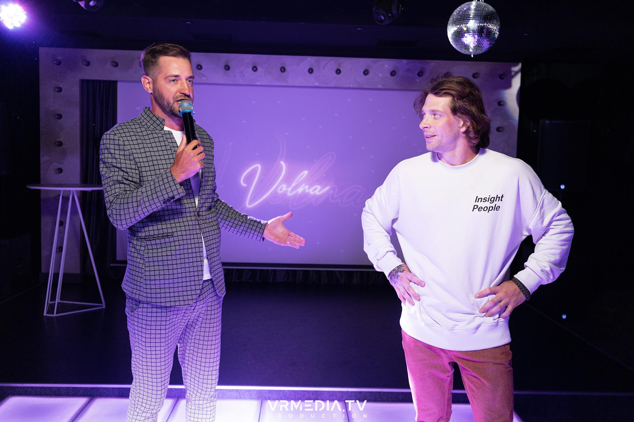 «Золотые нулевые» в караоке-баре «Volna»