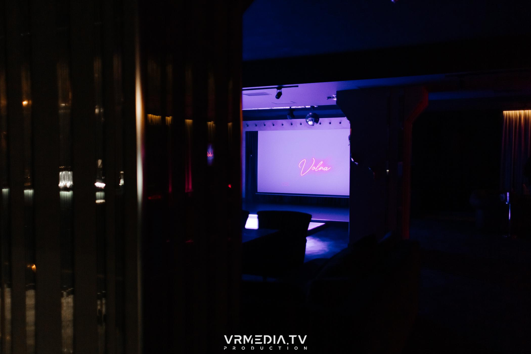 «Gentlemen show» в караоке-баре «Volna»