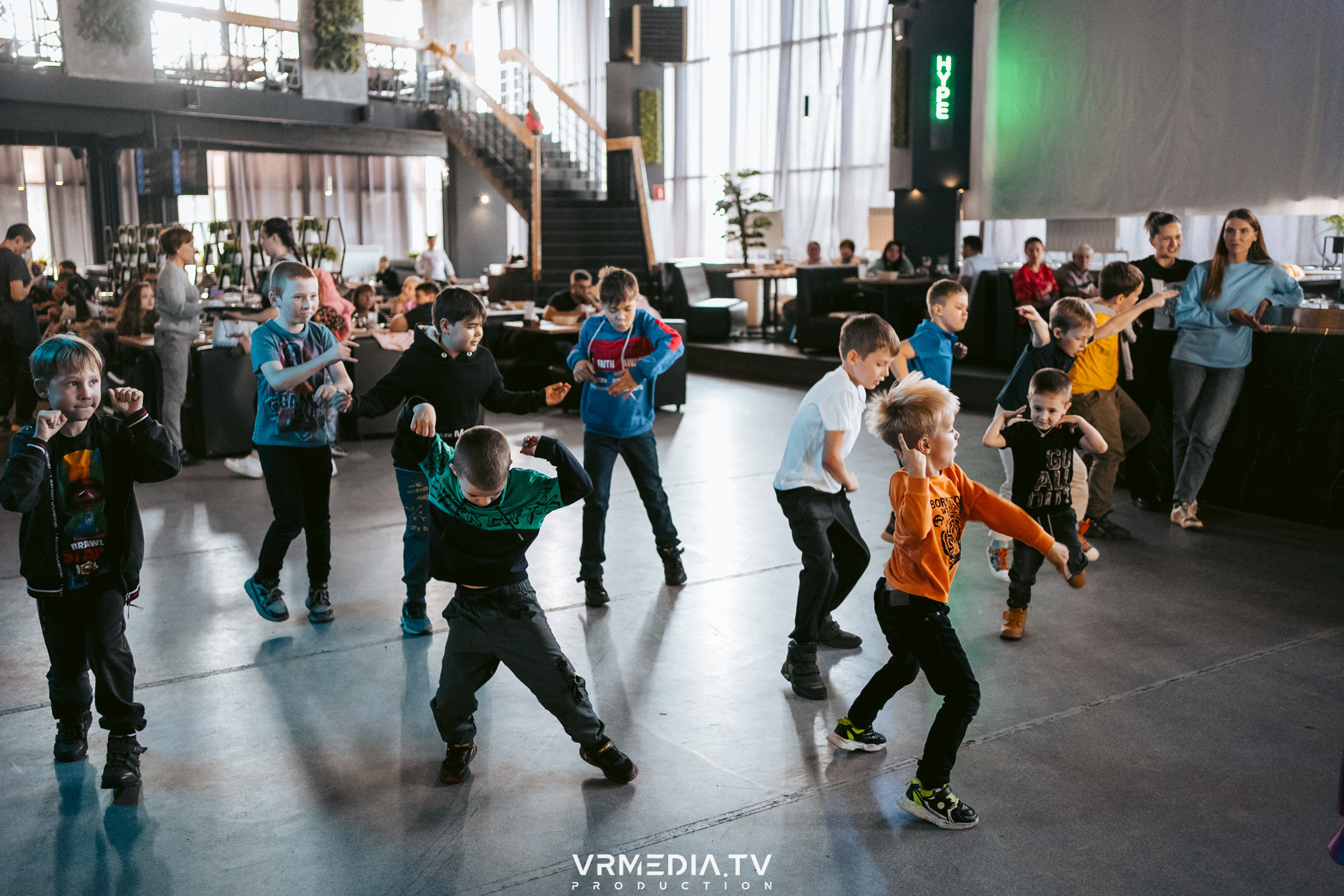 Baby time в баре «Друзья»