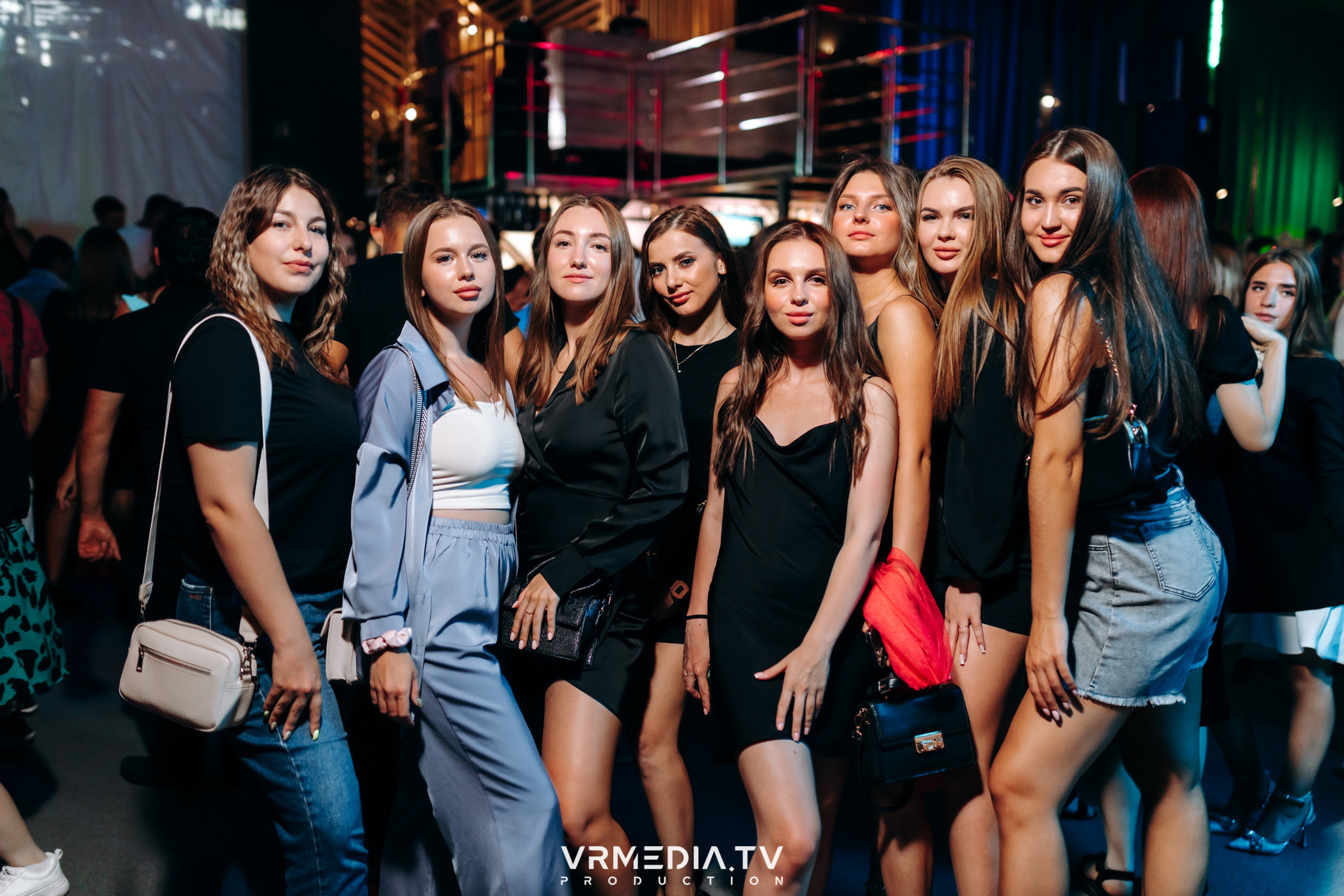 Выходные в баре «DOSKI»