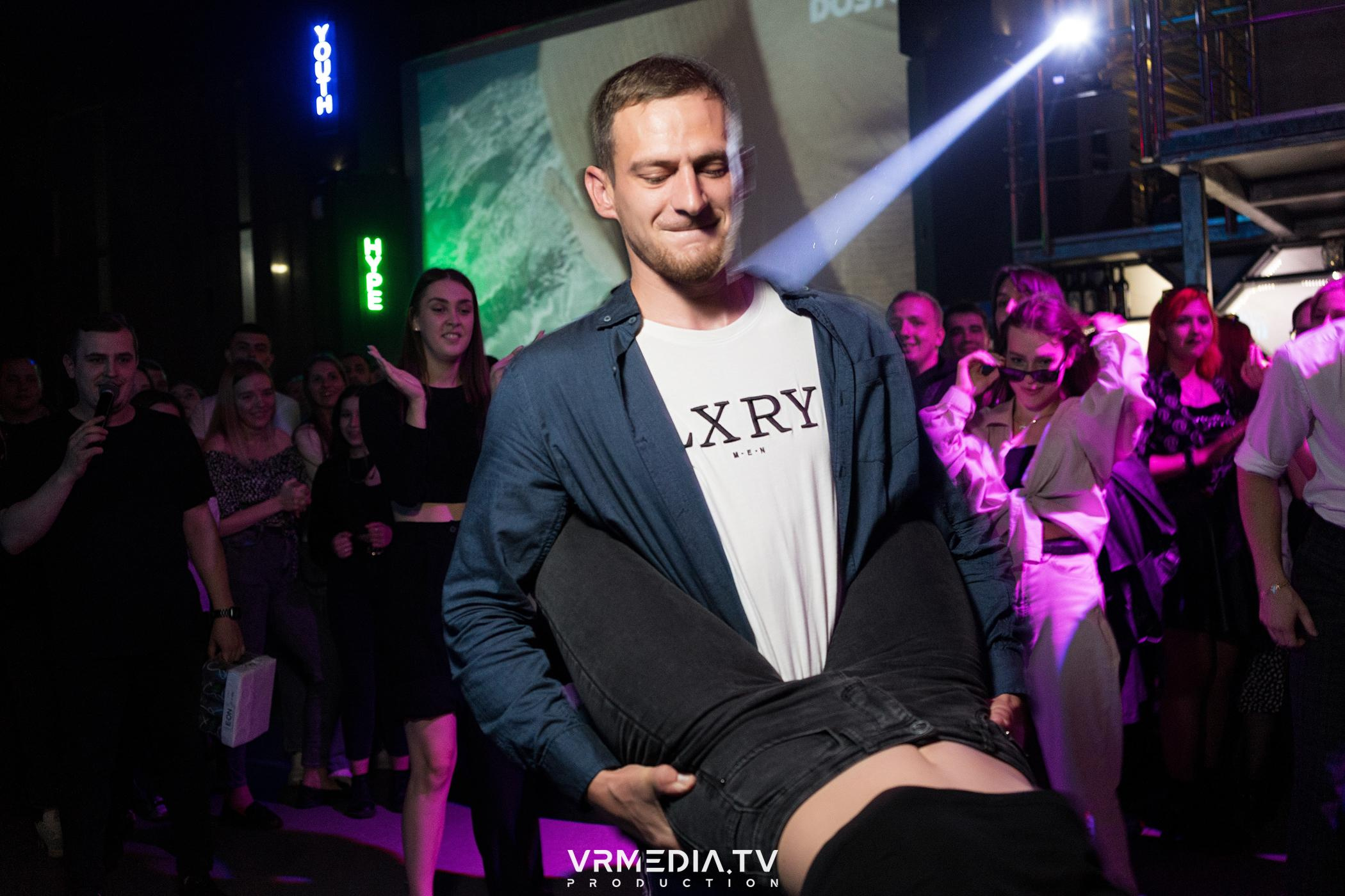 Выходные в баре «DOSKI»