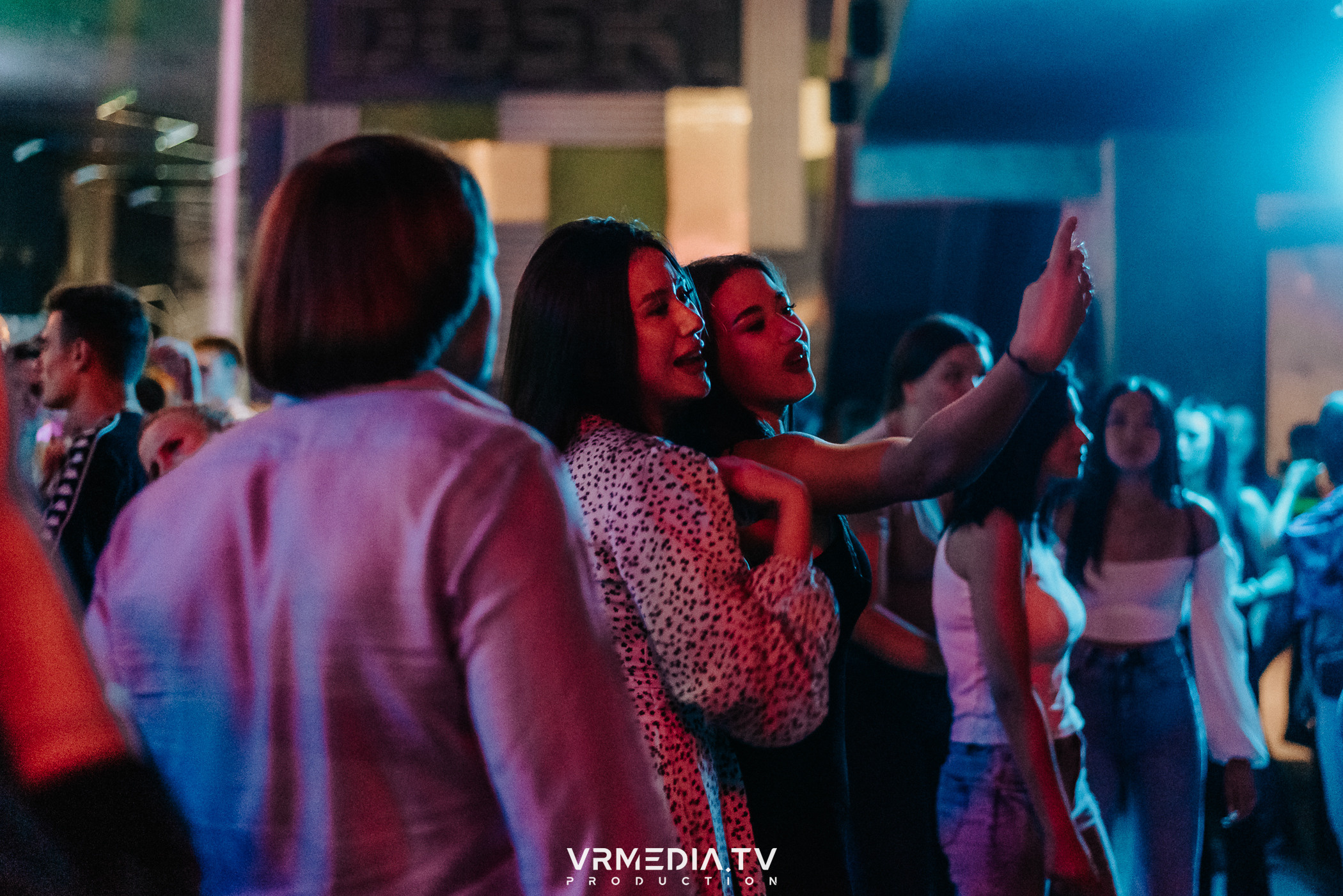 Выходные в баре «DOSKI»