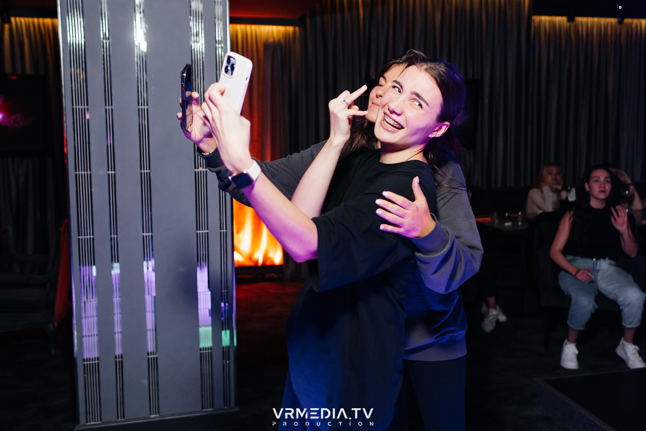 DANCE COCTAIL в караоке-баре «Volna»