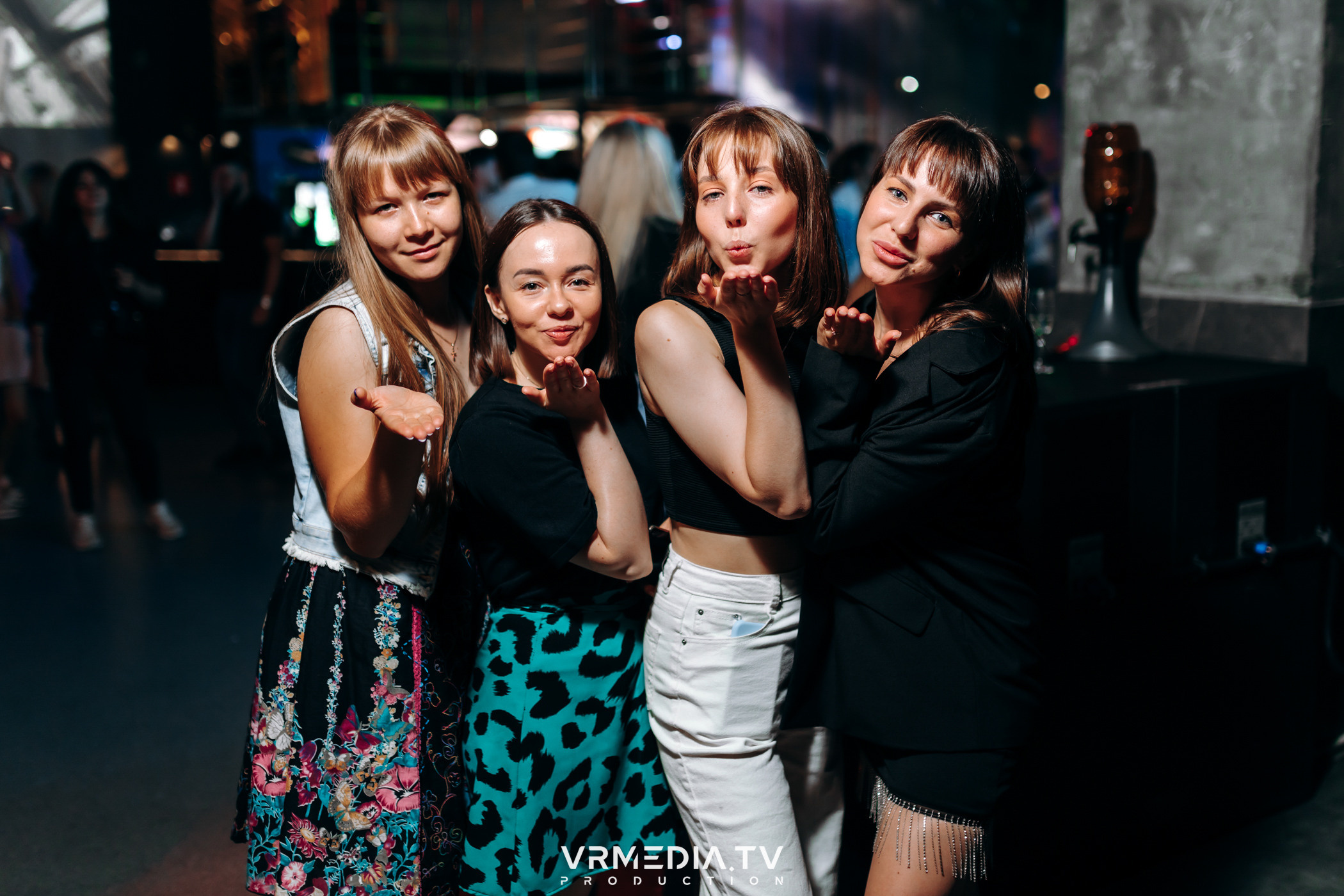 Выходные в баре «DOSKI»