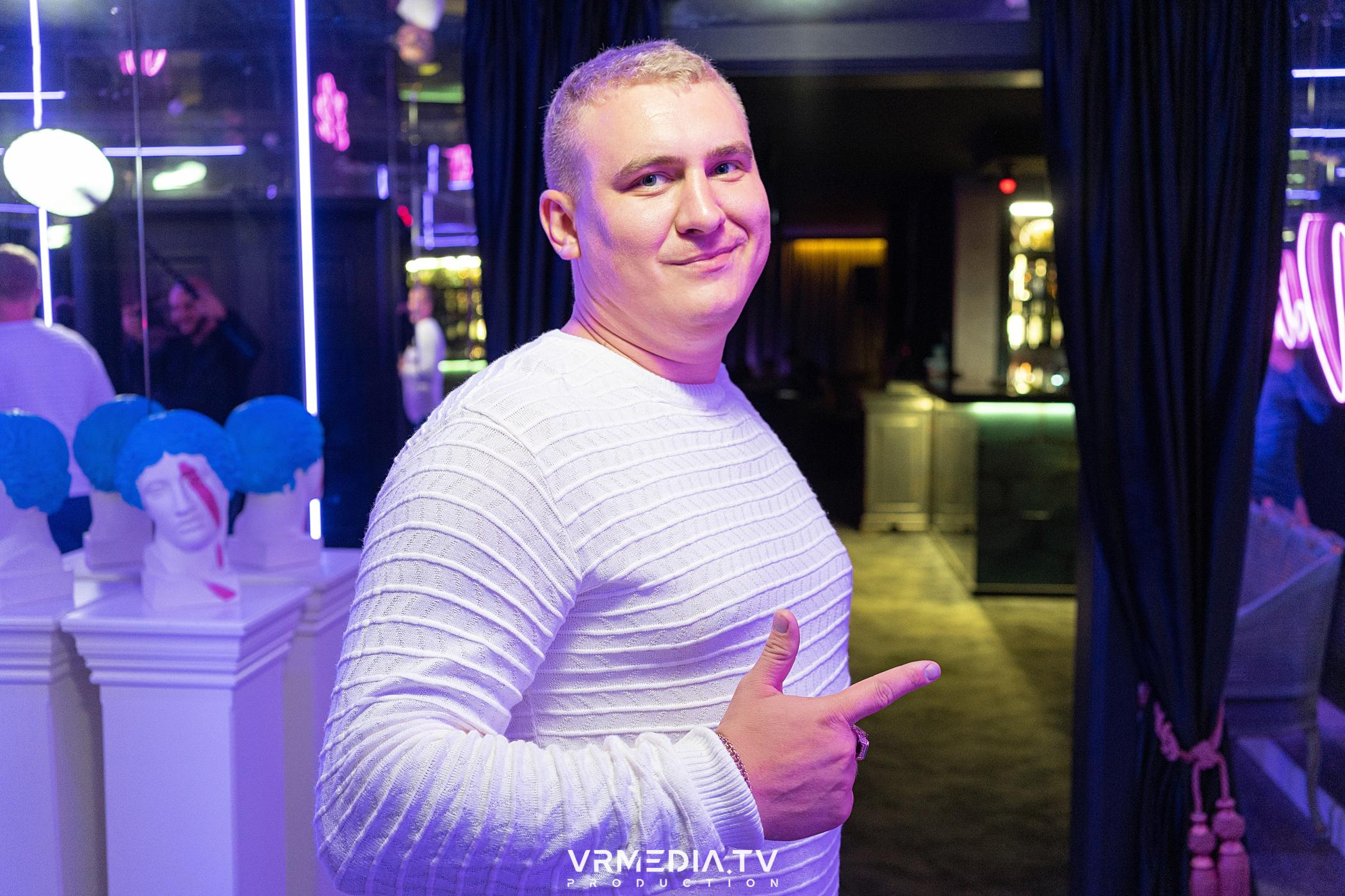 Выходные в караоке-баре «Volna»