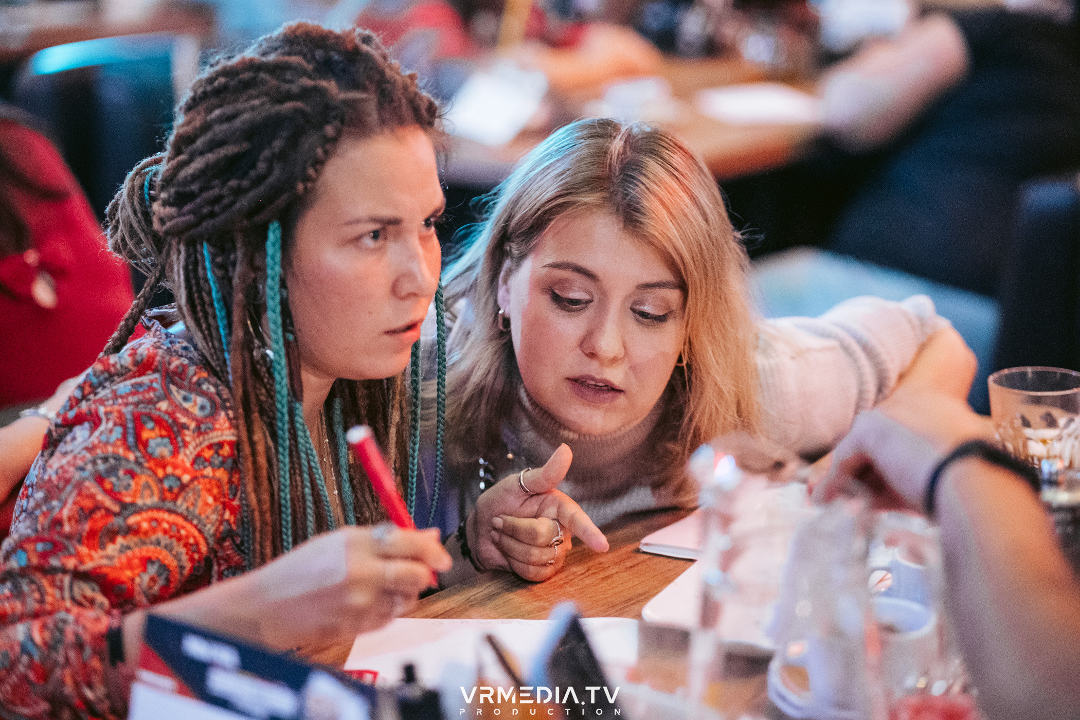 Эйнштейн party в баре «Друзья»