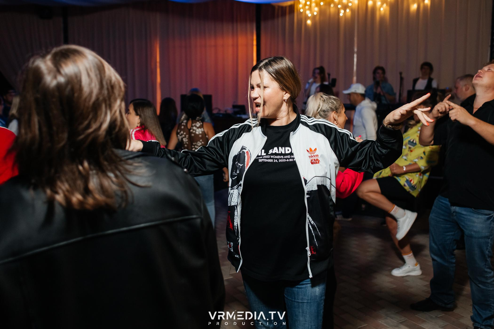 Дискотека 90-х в ресторане «Империя»