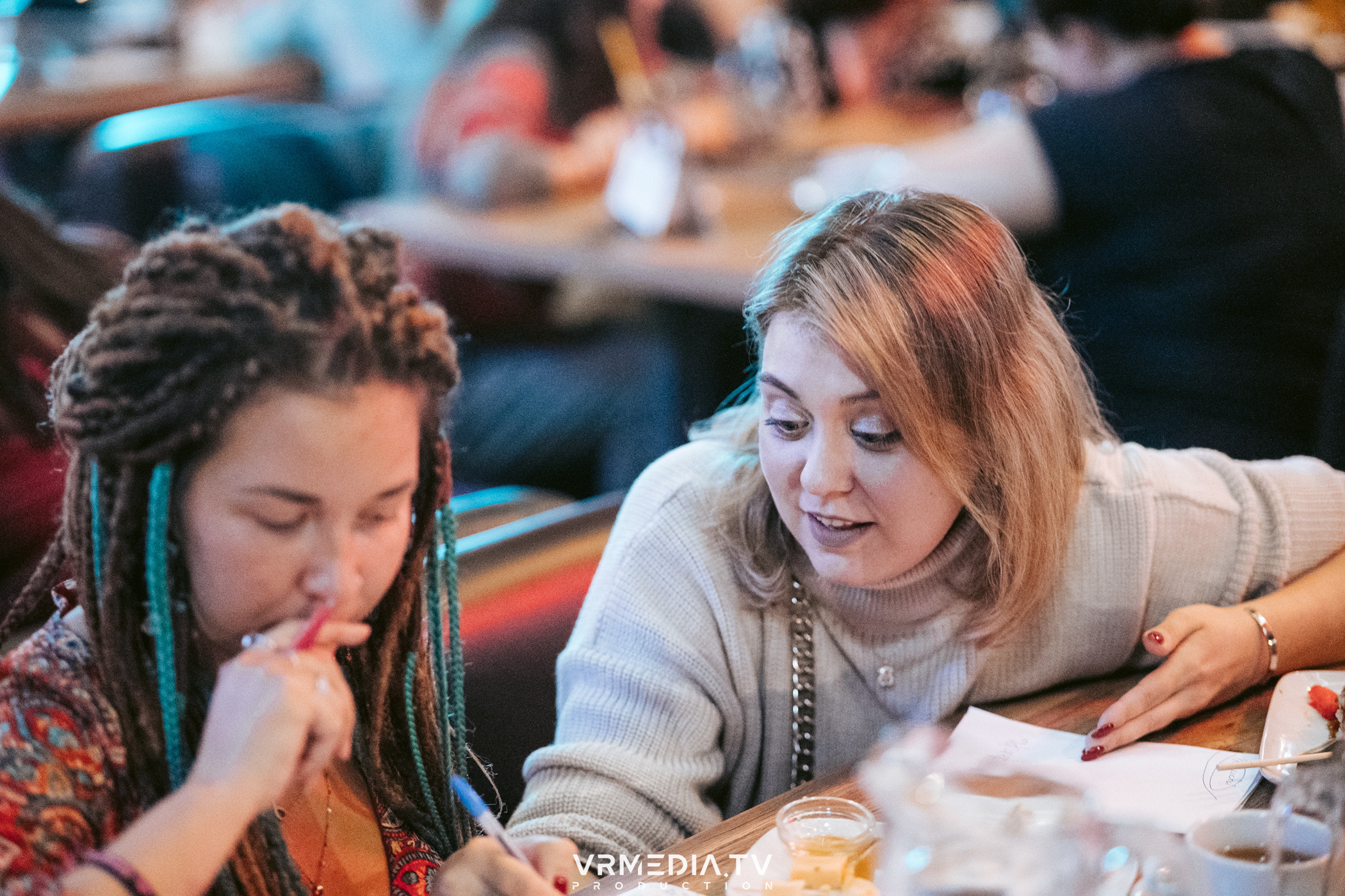 Эйнштейн party в баре «Друзья»