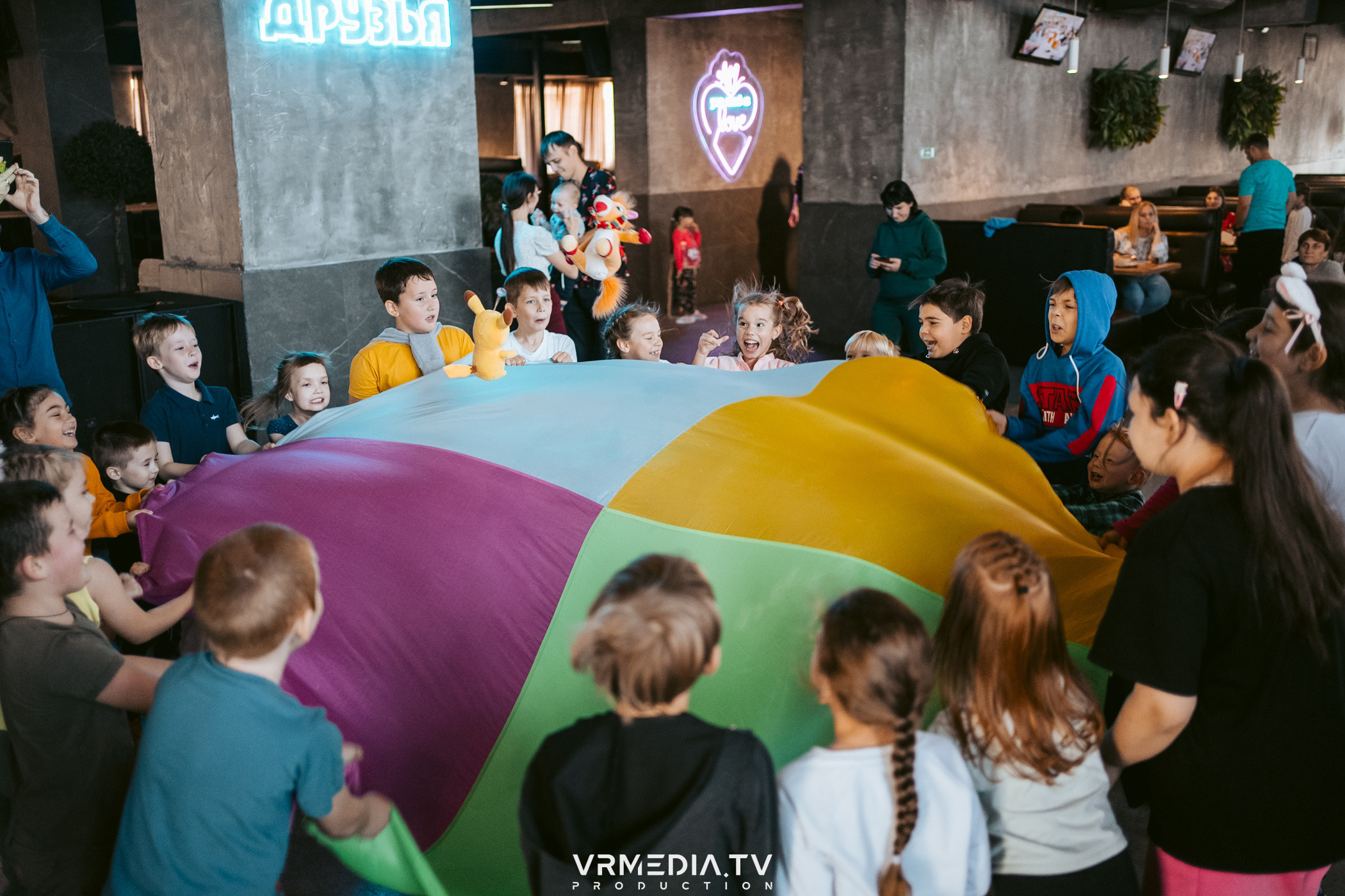 Baby time в баре «Друзья»