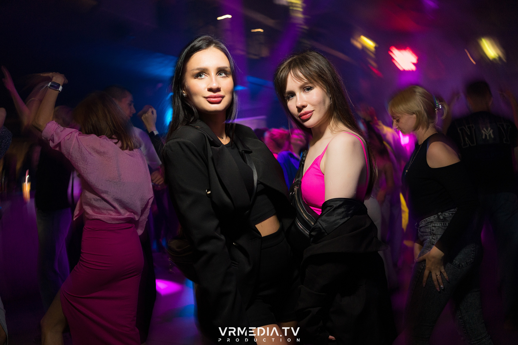 Выходные в баре «Друзья»