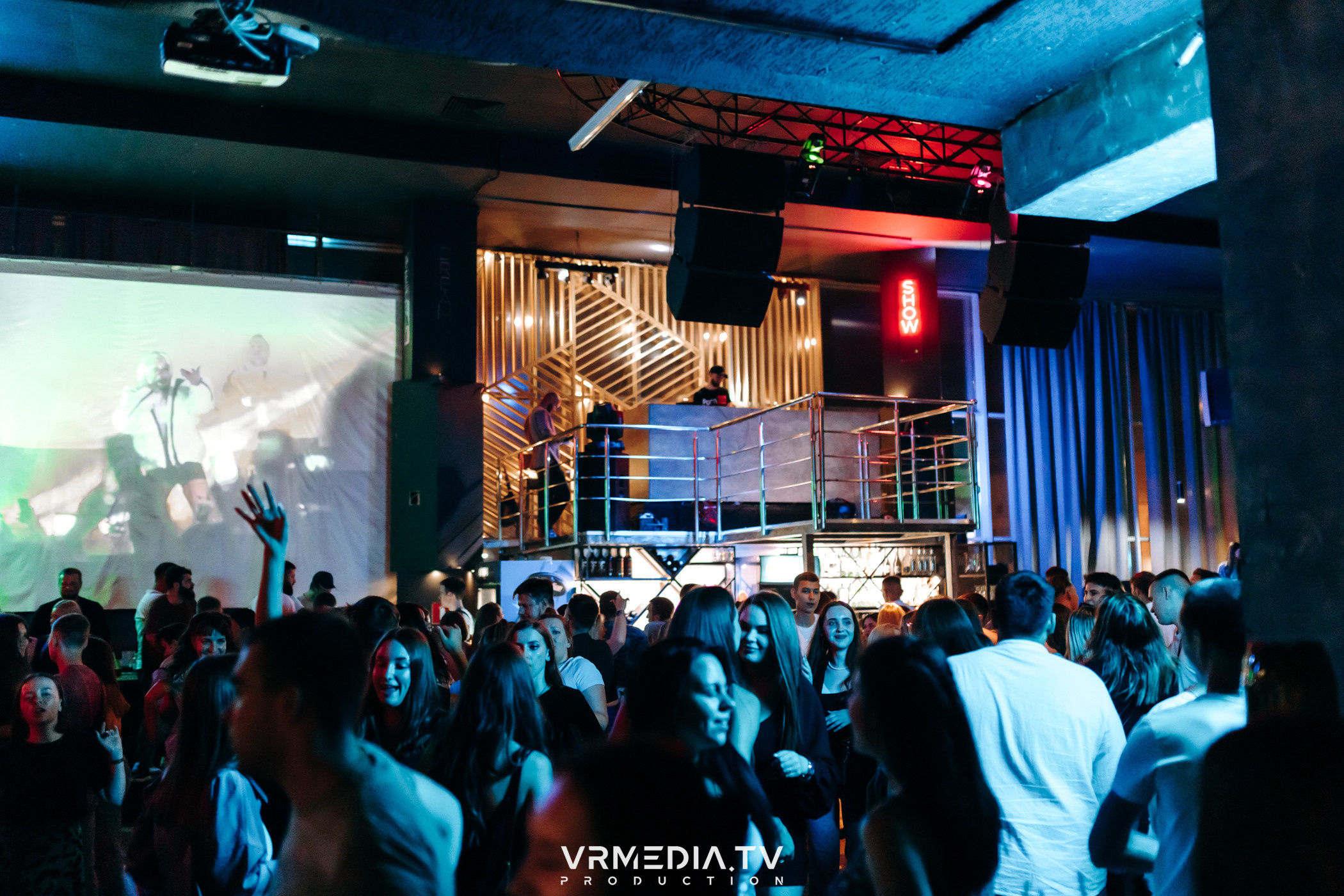 Выходные в баре «DOSKI»